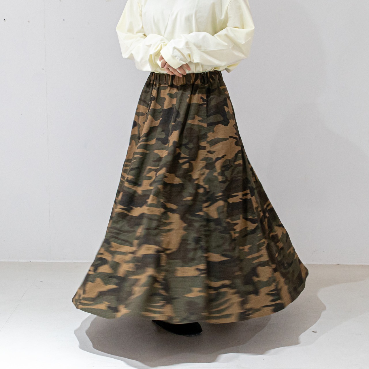 カモフラージュプリントパネルスカート"OFF WHITE"/VENT BLANK/スカート/迷彩柄/フレアスカート/迷彩スカート
