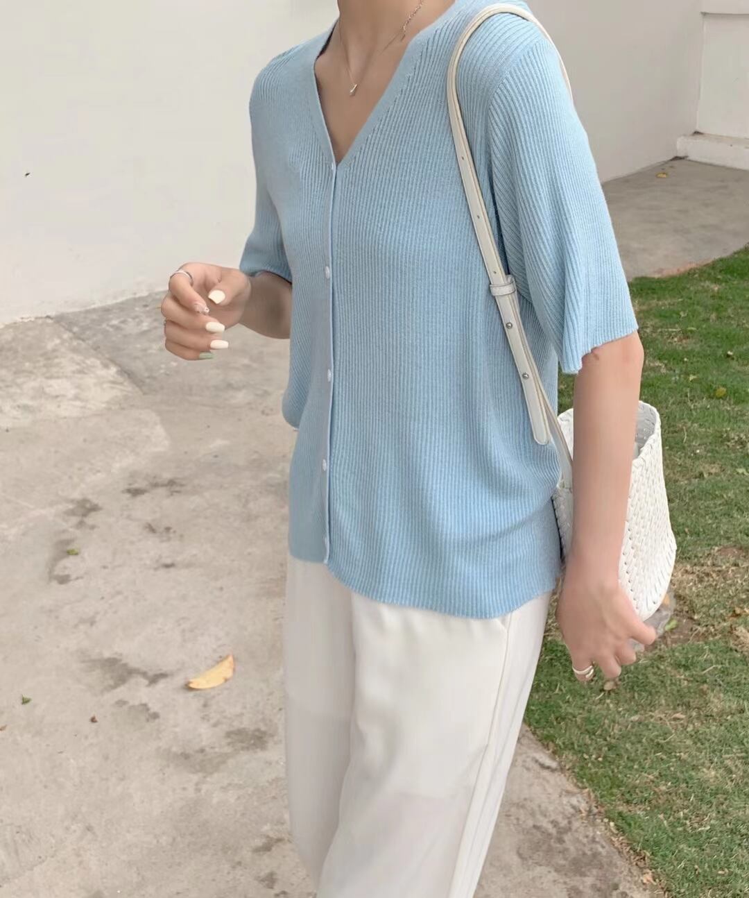 Vネック　シンプルカーディガン　AJ2205-645