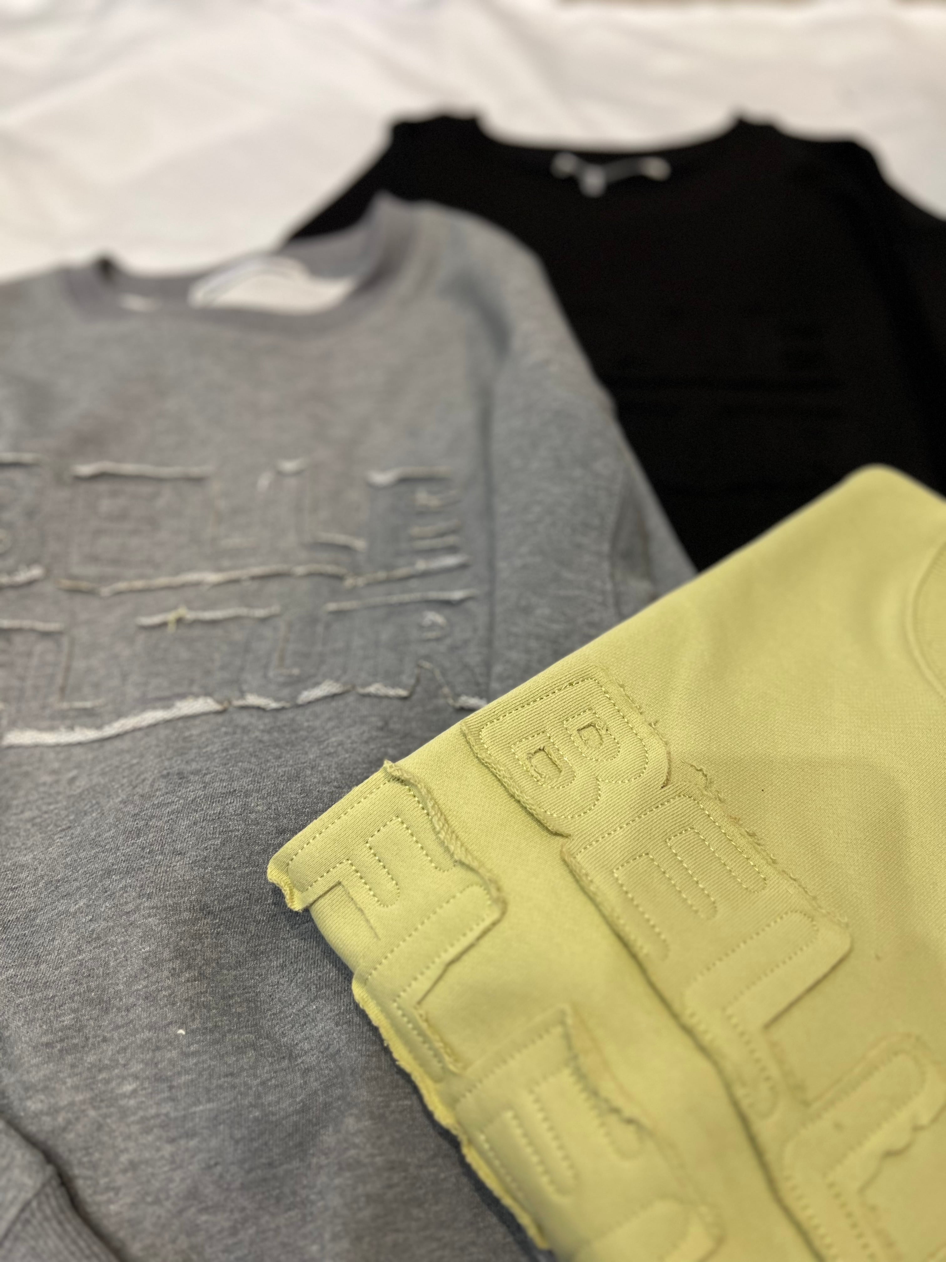 【SELECT】刺繍アップリケロゴトレーナー