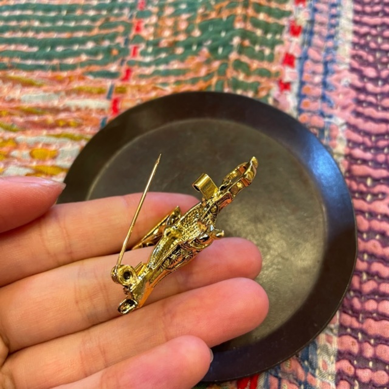 TOPANGA Jewelry Bijou art brooch Magic Lamp Gold / ビジューアートブローチ 魔法のランプ ゴールド プレゼント プチギフト ジャケット 帽子 バッグ ニット キラキラ アクセサリー かわいい ファッション小物