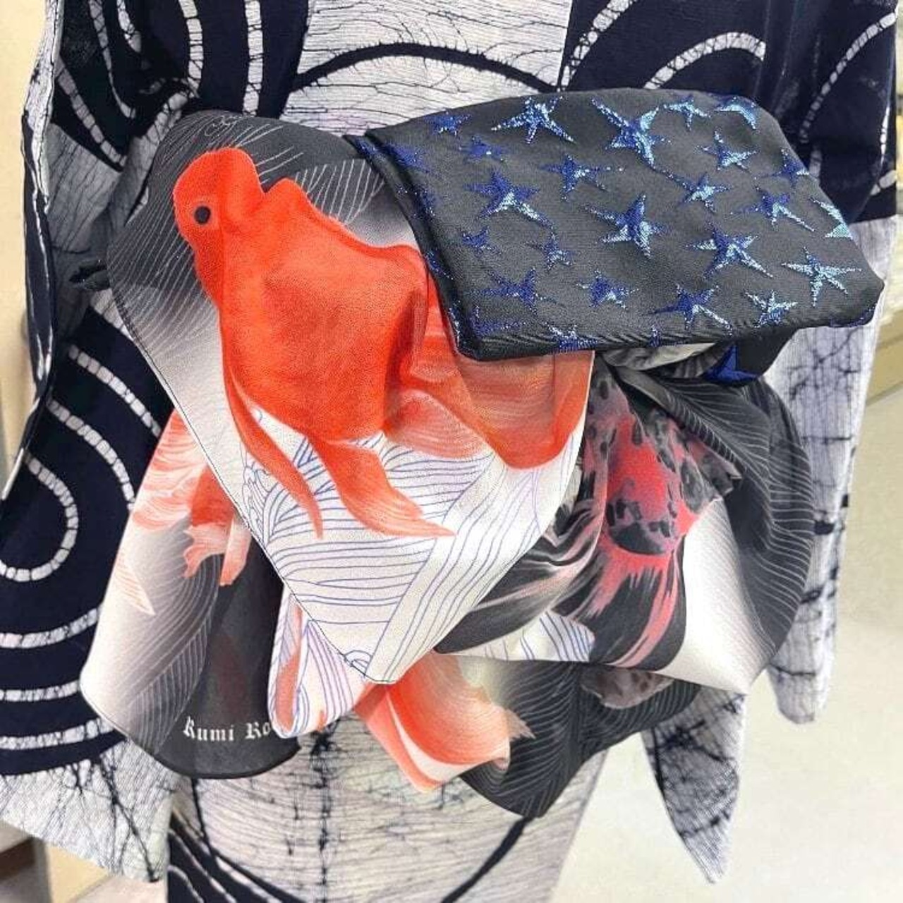 帯揚　金魚　赤黒　[G1930]