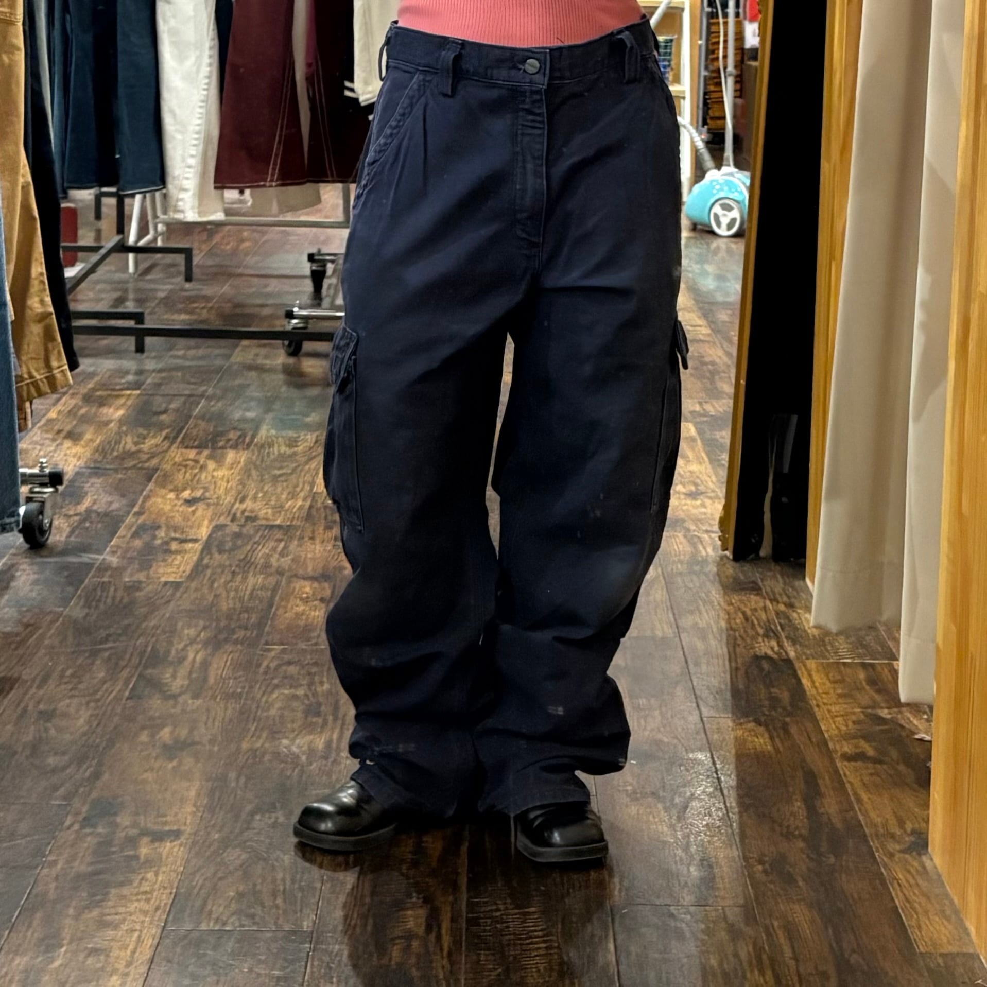 ひ*ん様 Carhartt 軍パンの断捨離古着！ ダブルニー | 古着屋KAKAVAKA