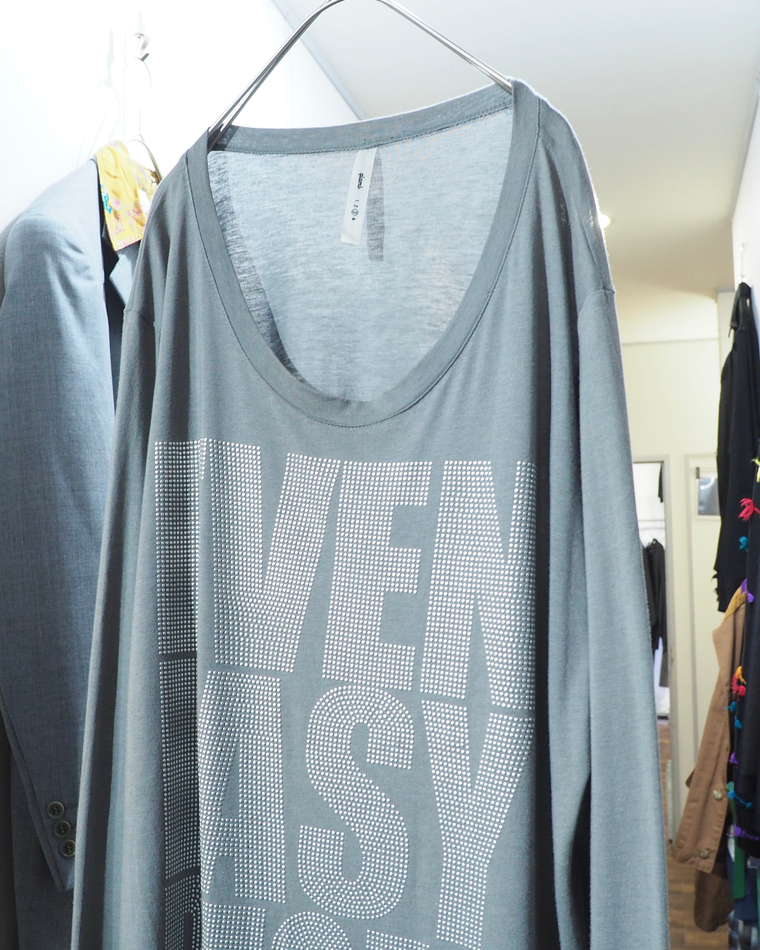 ” glamb - EVEN EASY PIECES ” Dot Font printed Long sleeve Tee