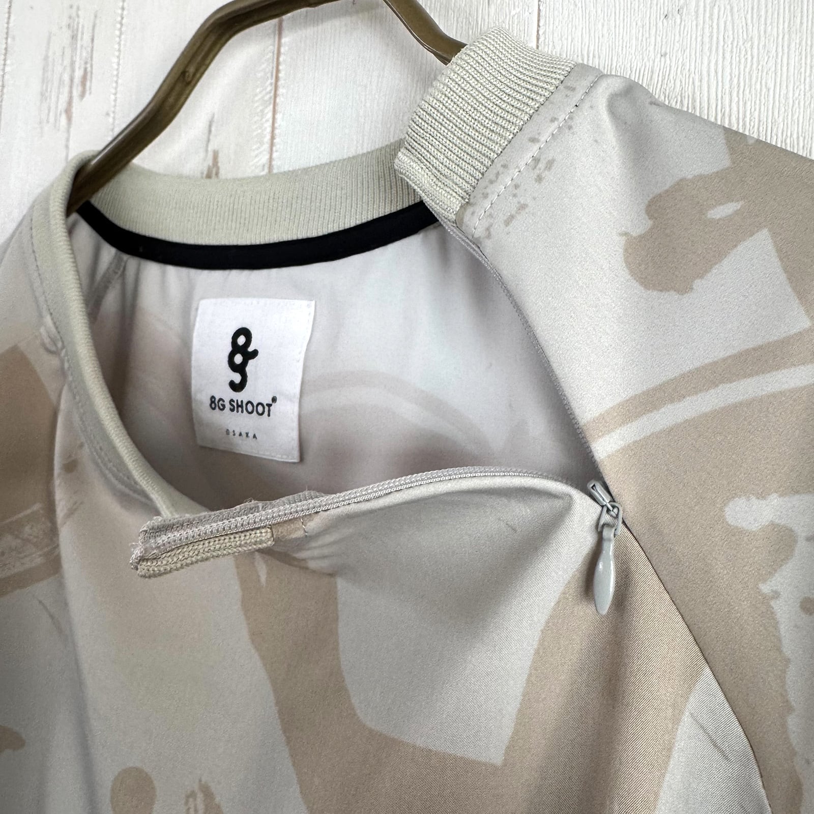 CALLIGRAPHY PATTERN S/S PISTE -IVORY- | 8G SHOOT WEBSTORE