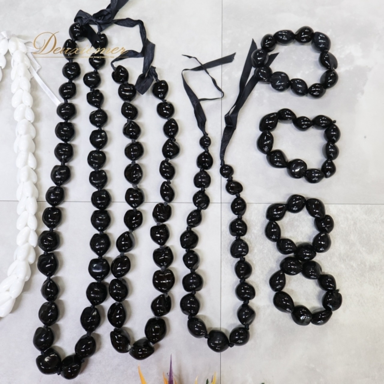 フラダンス 小物 まとめ売り 全13点 セット シェルレイ ククイ チョーカー ヘアアクセサリー ヘアクリップ 花 白 黒 緑 オレンジ 12連 タヒチアン 首飾り 腕飾り シェル リボン バードオブパラダイス レイ