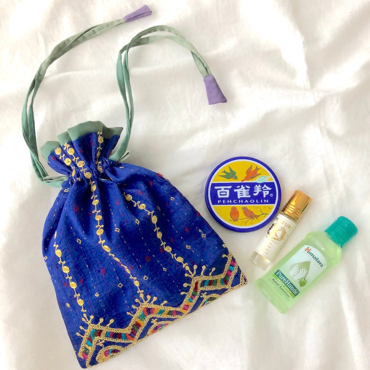 カッチ刺繍 シルクの巾着袋|ブルー