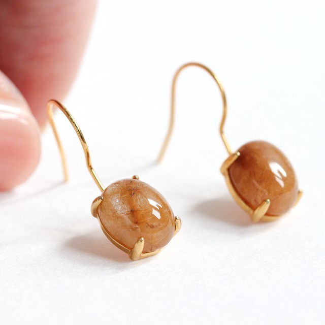 澄んだ光をまとう｜ルチルクォーツのシンプルフックピアス｜18KGP × Silver925