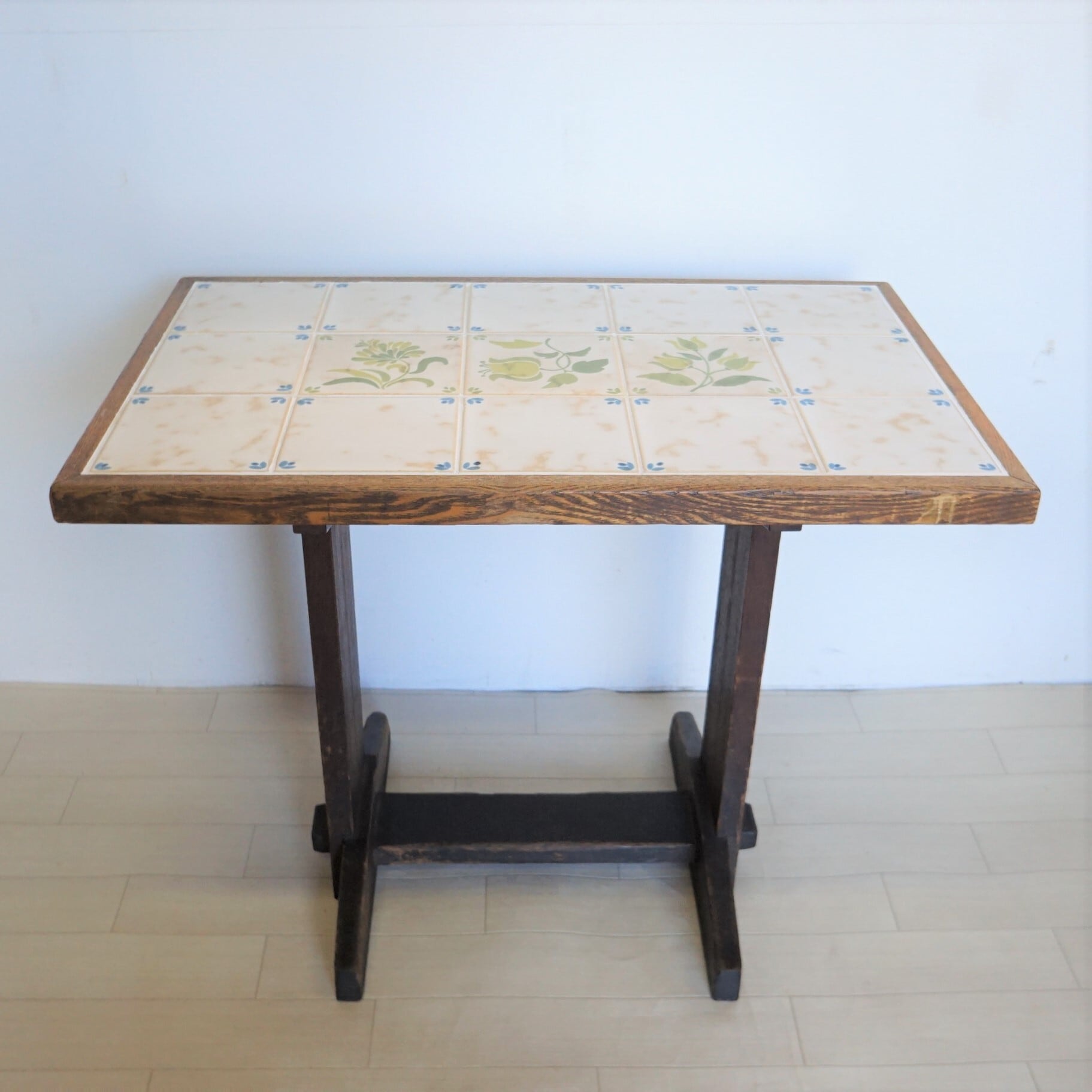 ふるはうす タイルテーブル（中）1 | 純喫茶家具の村田商會