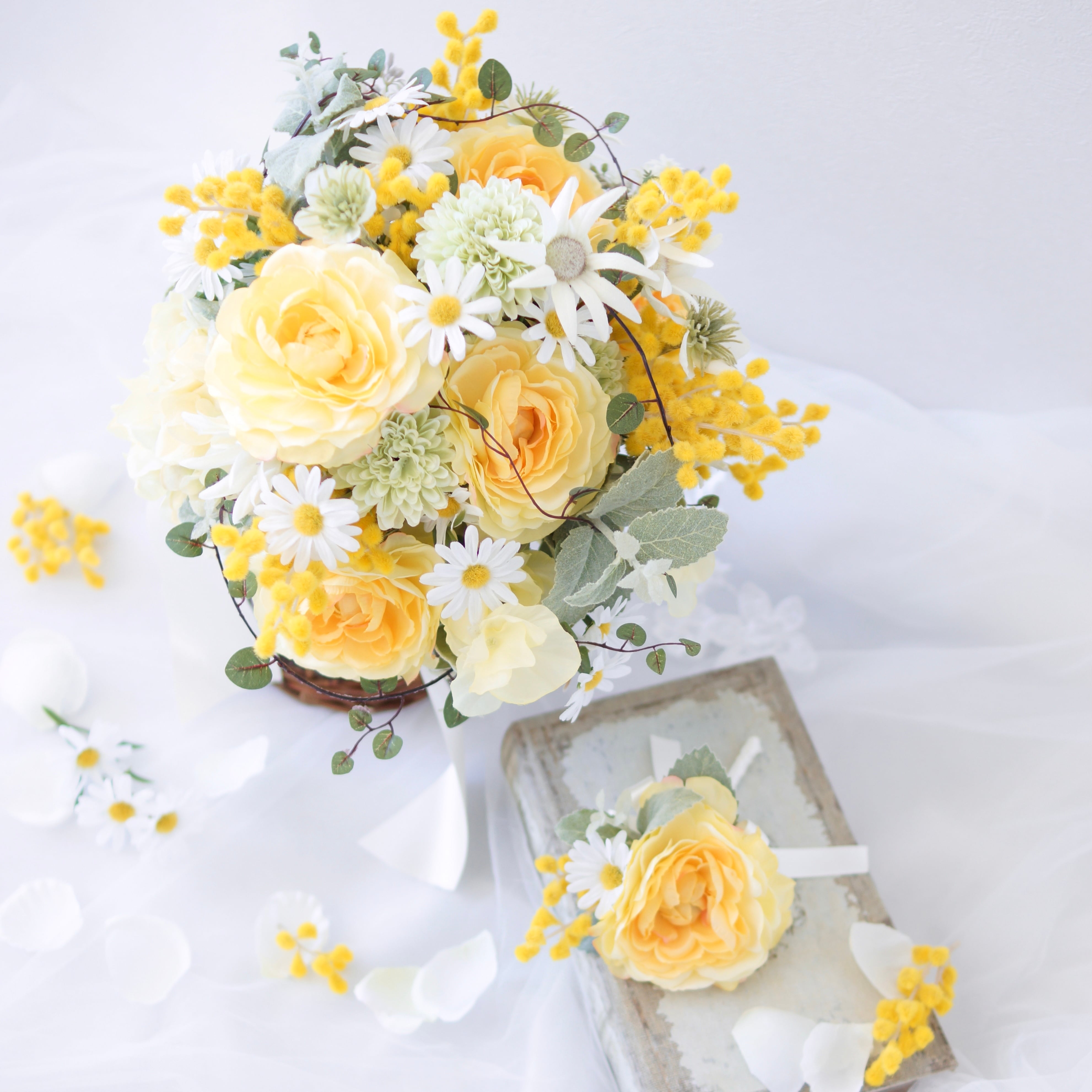黄ラナンキュラスとミモザのウェディングブーケ・ブートニアセット　造花