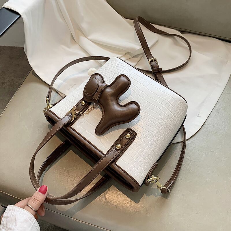 センススモールバッグ女性2020新しい流行のファッションワイルドワンショルダーメッセンジャーバッグネットレッドレトロポータブルバケットバッグ Tiancai_Wing_Bag26566158134