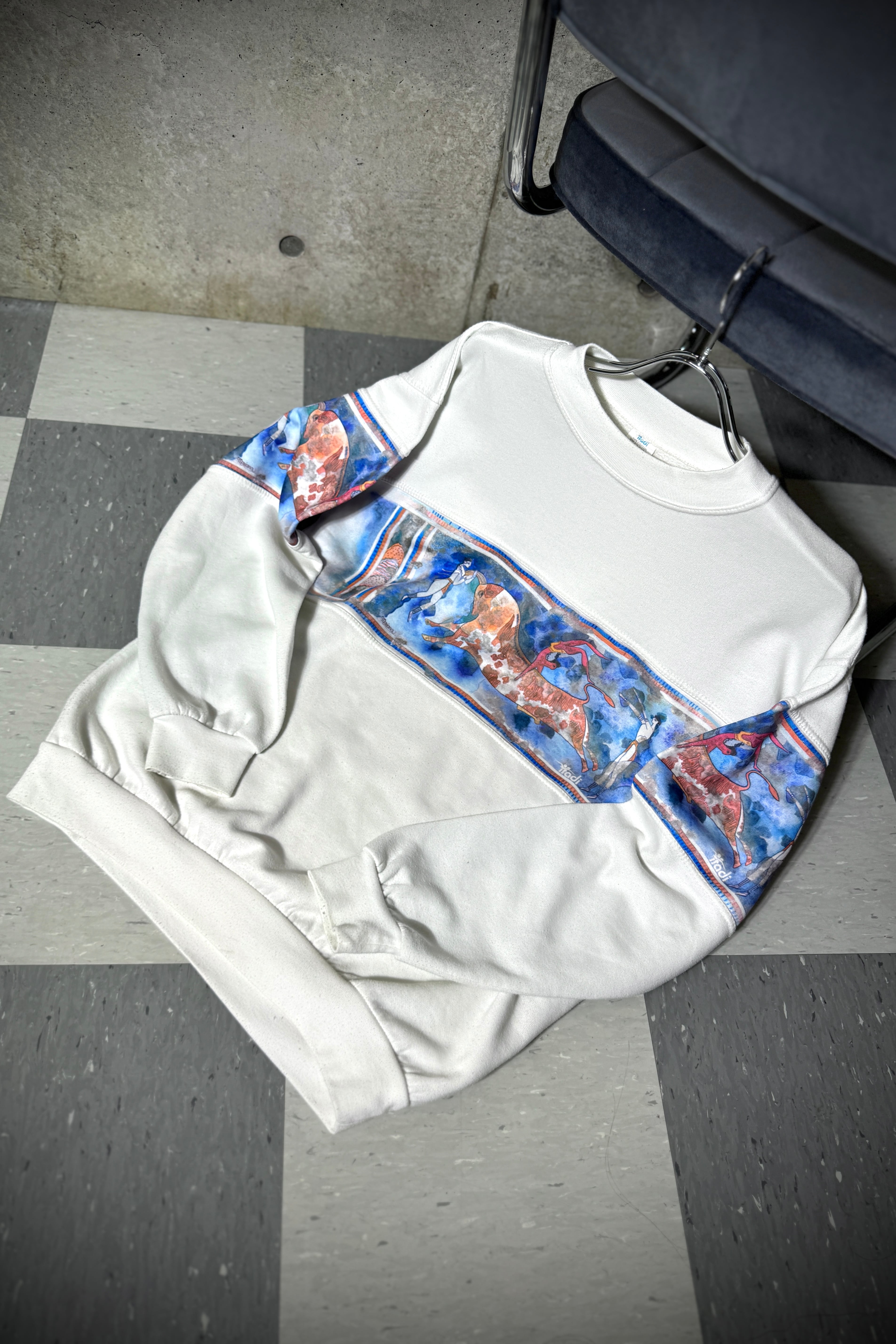 old unique print sweat
