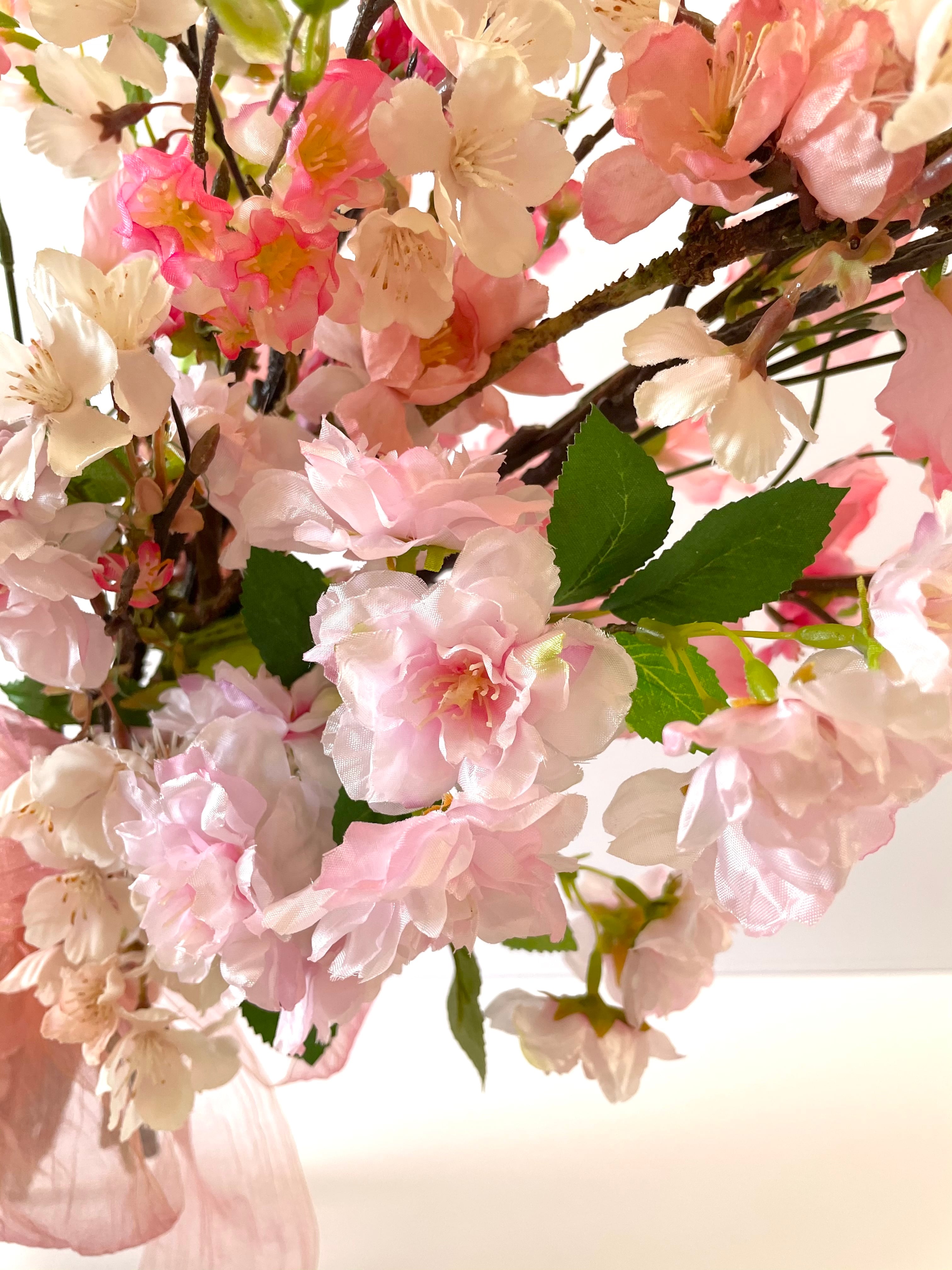 桜とスイトピーのクラッチブーケ【受注品】 | アーティ 桜とスイトピーのクラッチブーケ【受注品】 | アーティ