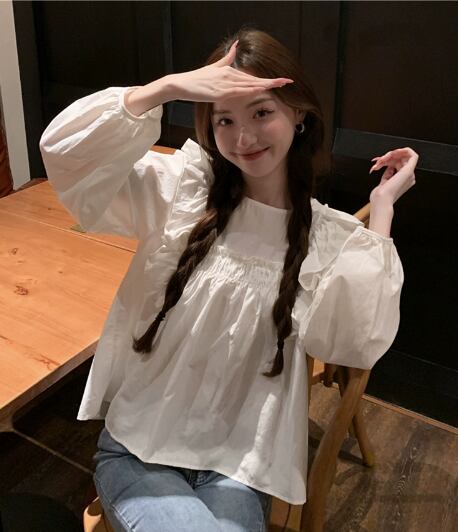 トップス シャツ ブラウス プルオーバー 白シャツ 白トップス 袖あり 長袖 ボリューム袖 パフスリーブ ラウンドネック 襟なし フレア シフォン フリル かわいい きれいめ シンプル カジュアル 上品 おしゃれ レトロ エキゾチック 大人可愛い 大人女子 ラフ ラブリー キュート ガーリー 個性的 エレガント 存在感 抜け感 無地 春 秋 レディース 女性用 学生 通学 デート お出かけ 女子会 着回し 普段使い 韓国系 楽ちん モテ 体系カバー S M L ゆったり 白 ホワイト 黄色 イエロー