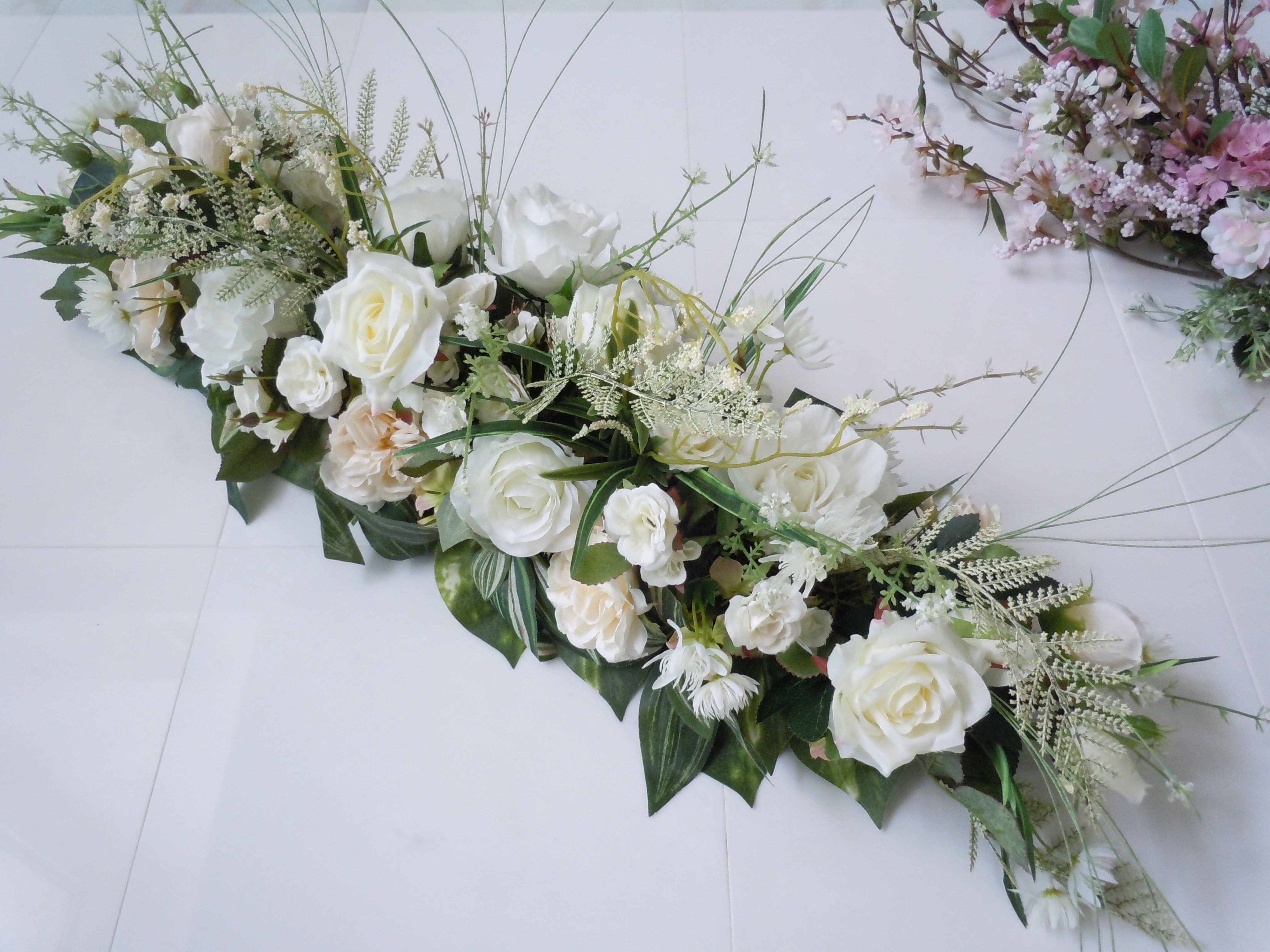 clover-green ⭐︎造花アレンジ 白 グリーン　高さ約50cm ◇ナチュラル ホワイト＆グリーン 豪華 90cmのテーブル装花