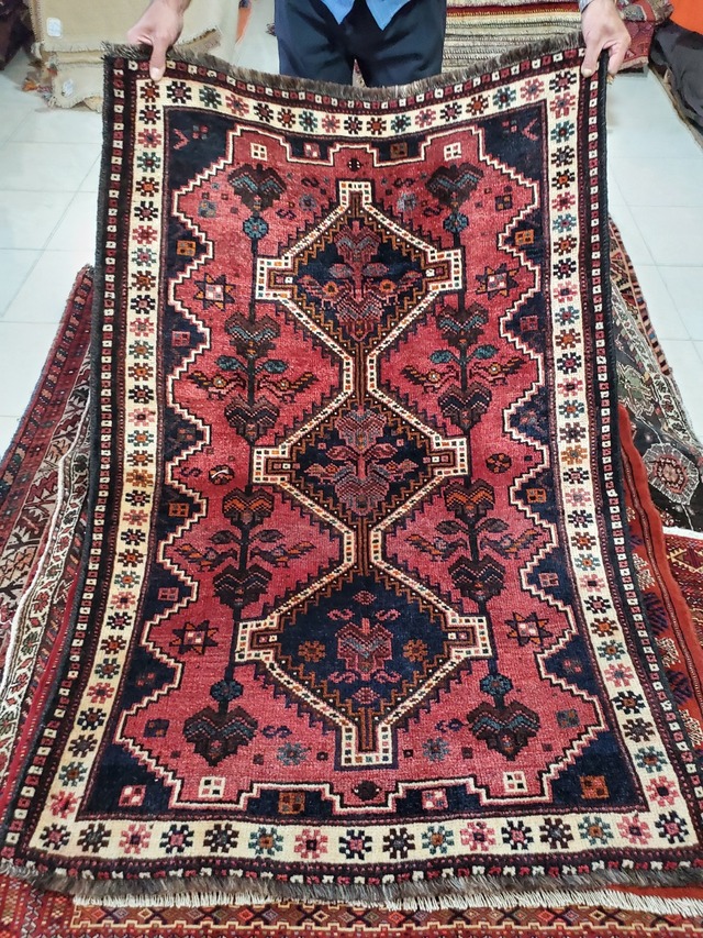 絨毯クエスト48【No.59】 ※現在、こちらの商品はイランに置いてあります。ご希望の方は先ずは在庫のご確認をお願いします。