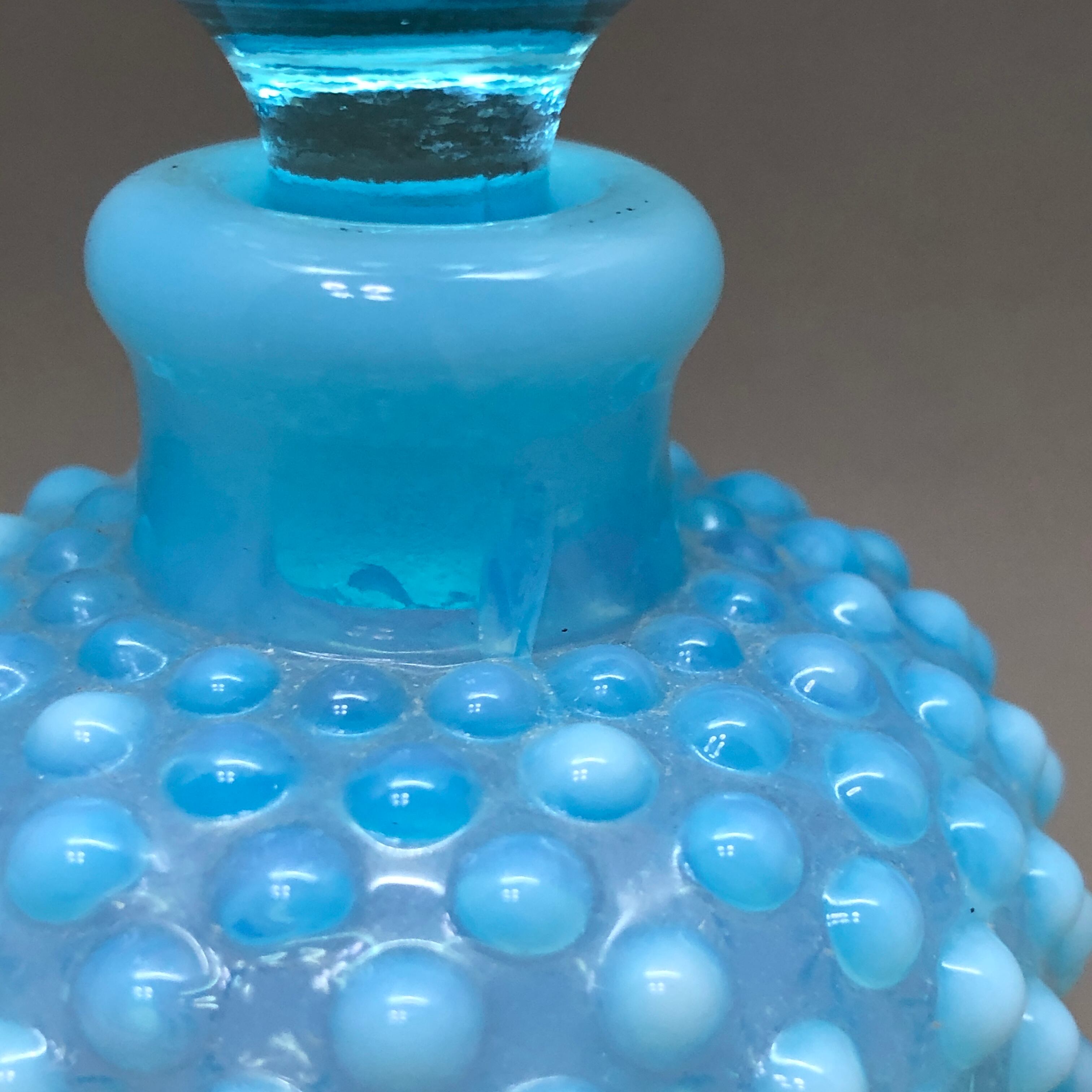 アメリカ フェントン フレンチオパールセント ホブネイルの香水瓶