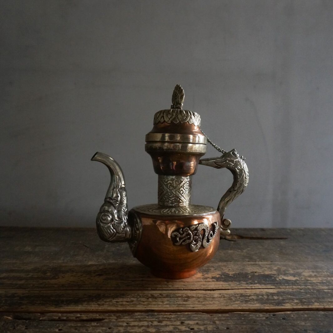 古いチベットの銅ポット