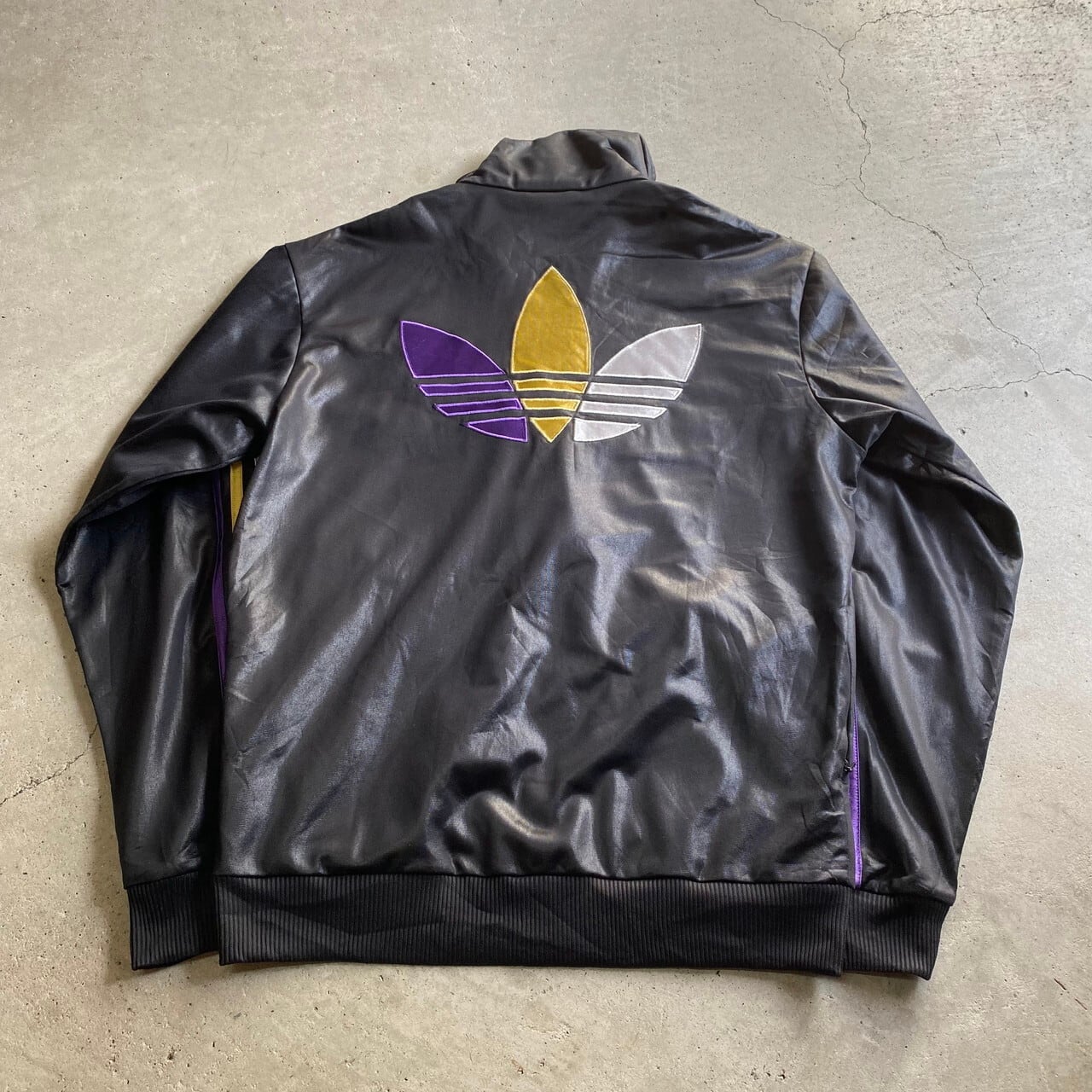 adidas CHILE62 アディダス ヨーロッパ限定 トレフォイルロゴ サイド 