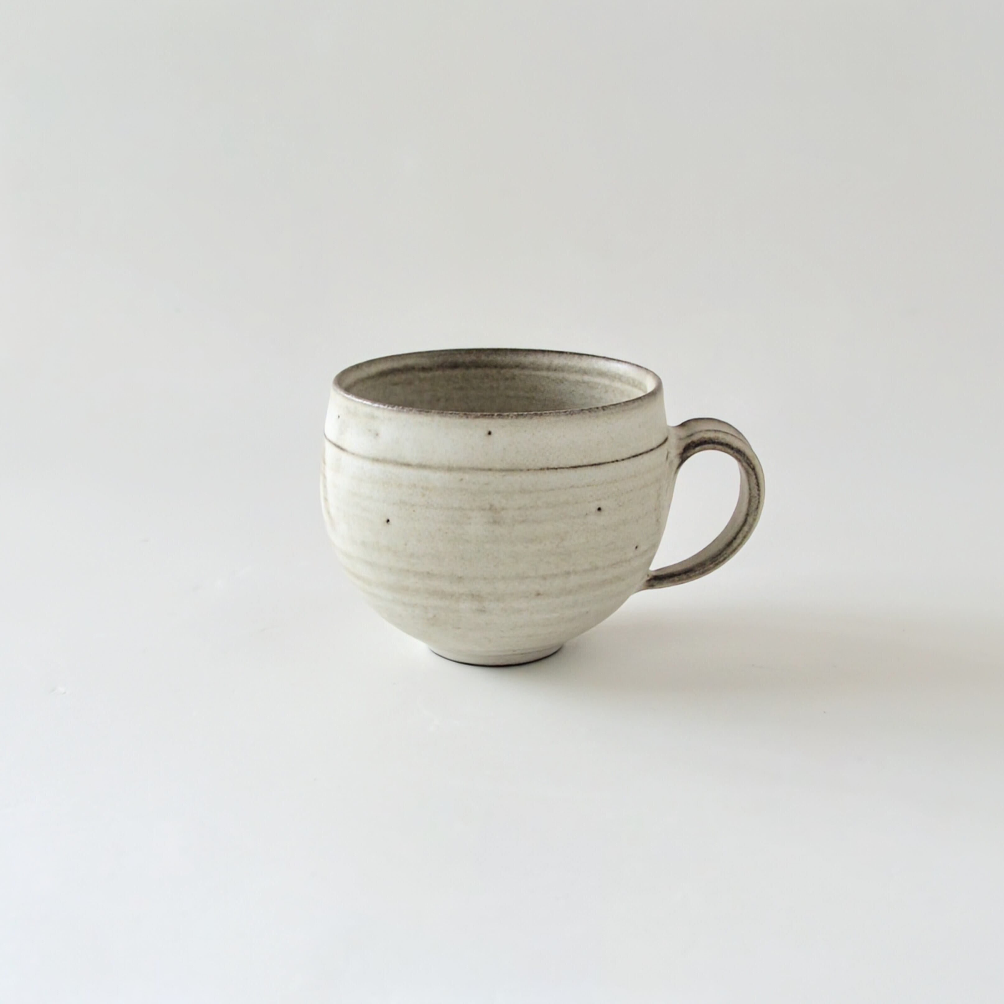 小野俊 丸型蓋物 黒鉄釉 M | MA STORE