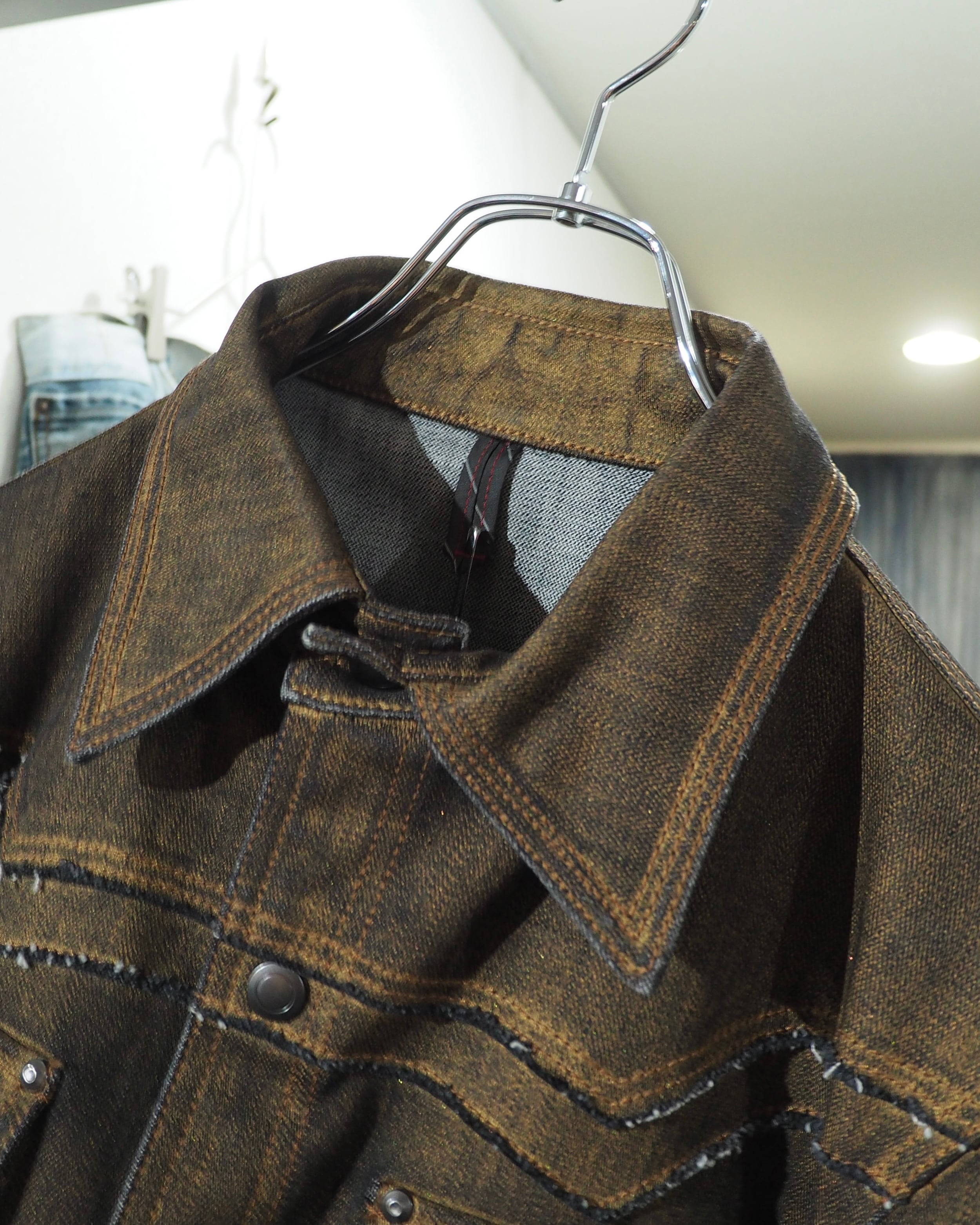 " ELLE HOMME " Beautiful Coating Processing × Western Details Denim Trucker Jacket
