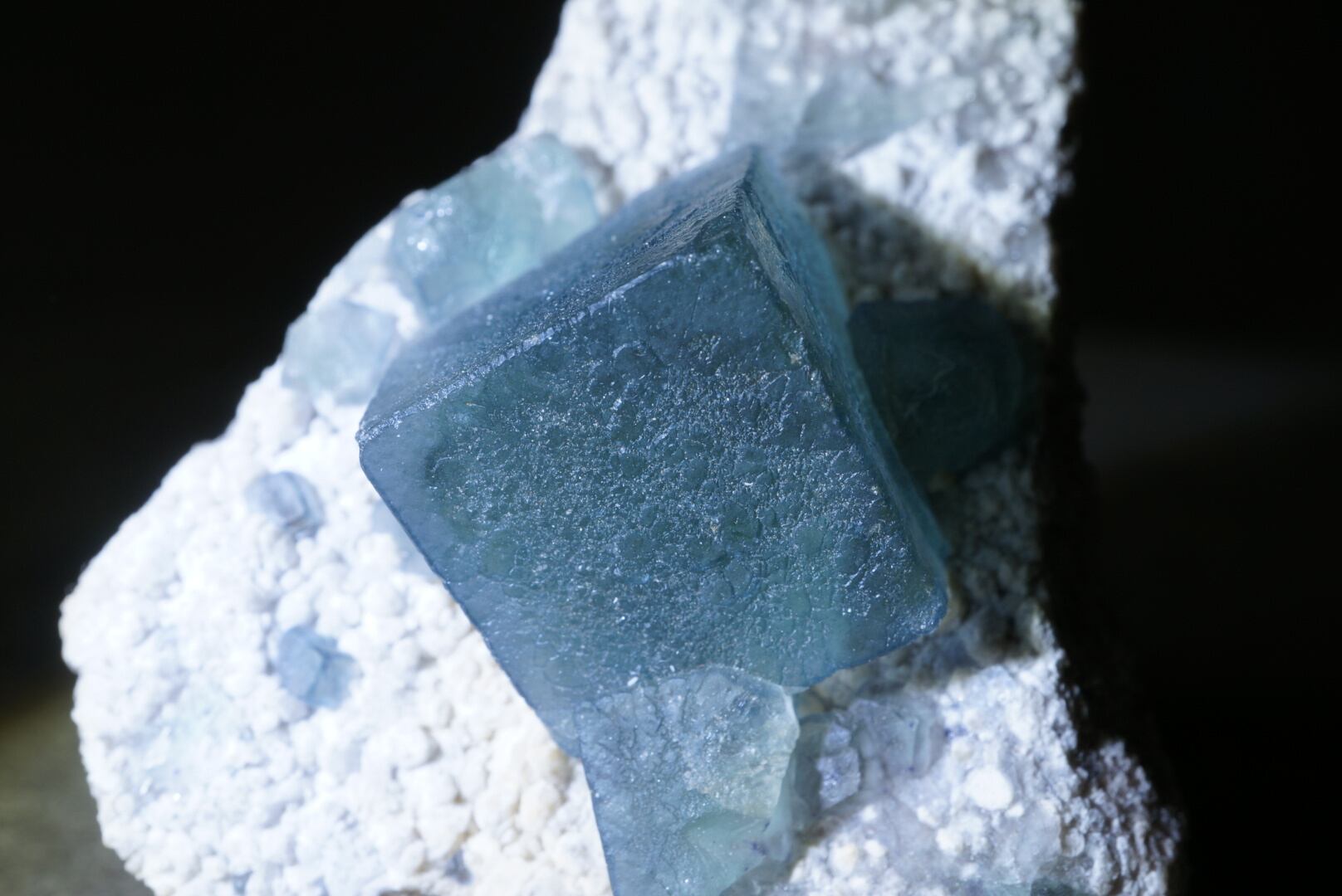 内モンゴル産モランディフローライト/クォーツ Fluorite / Quartz 1645