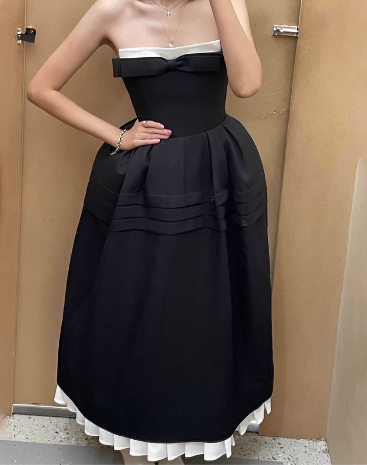 High waist and slim strapless dress【H00026】