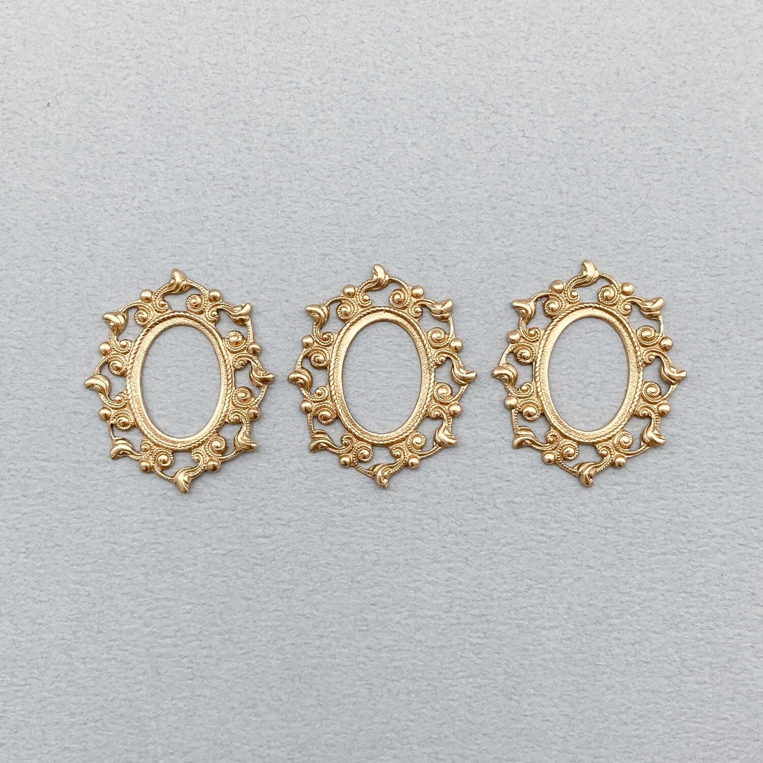 USA真鍮 太陽のフレア風透かしフレーム | Dua-アクセサリーパーツショップ