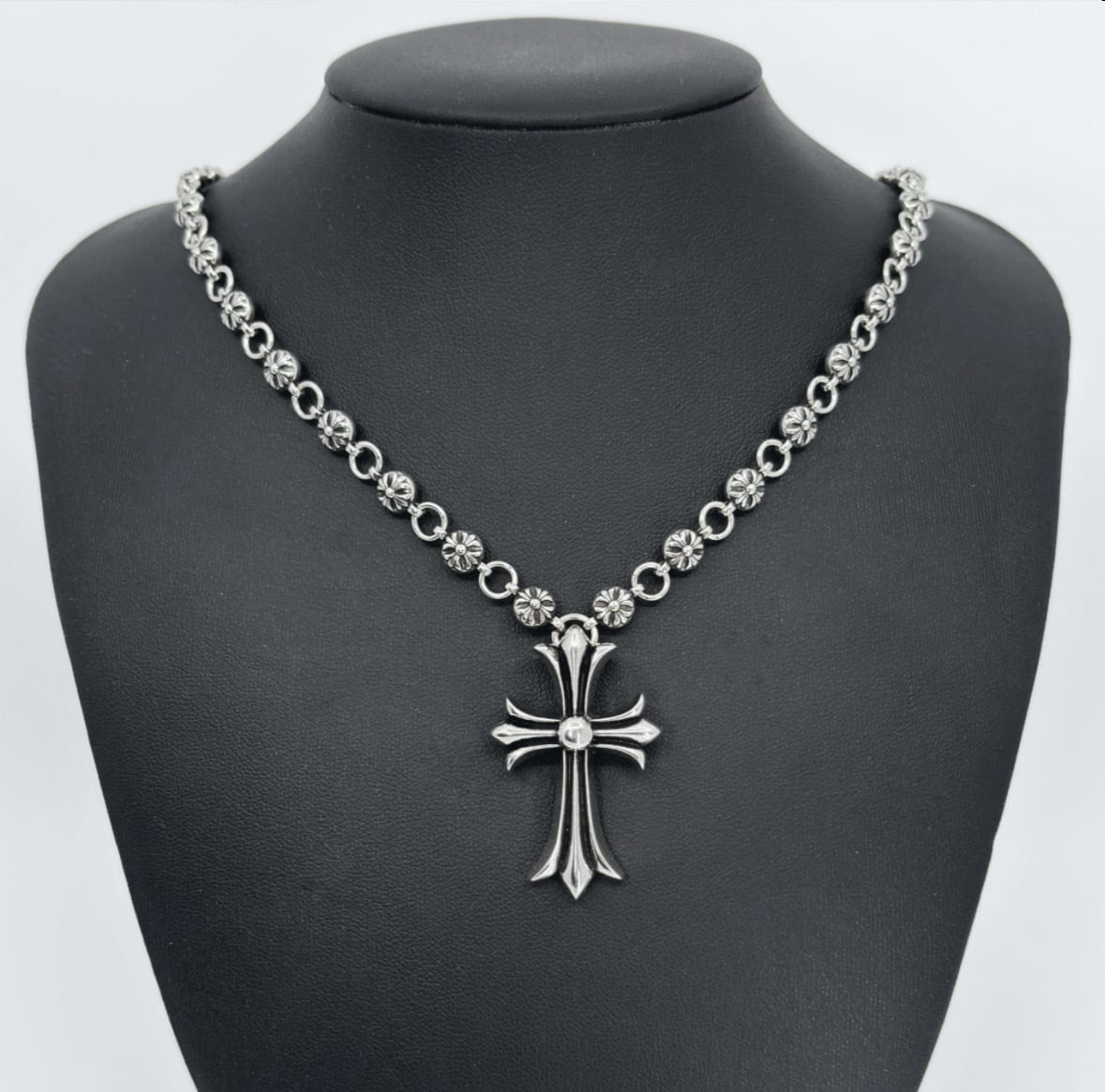 necklace | crossluxury