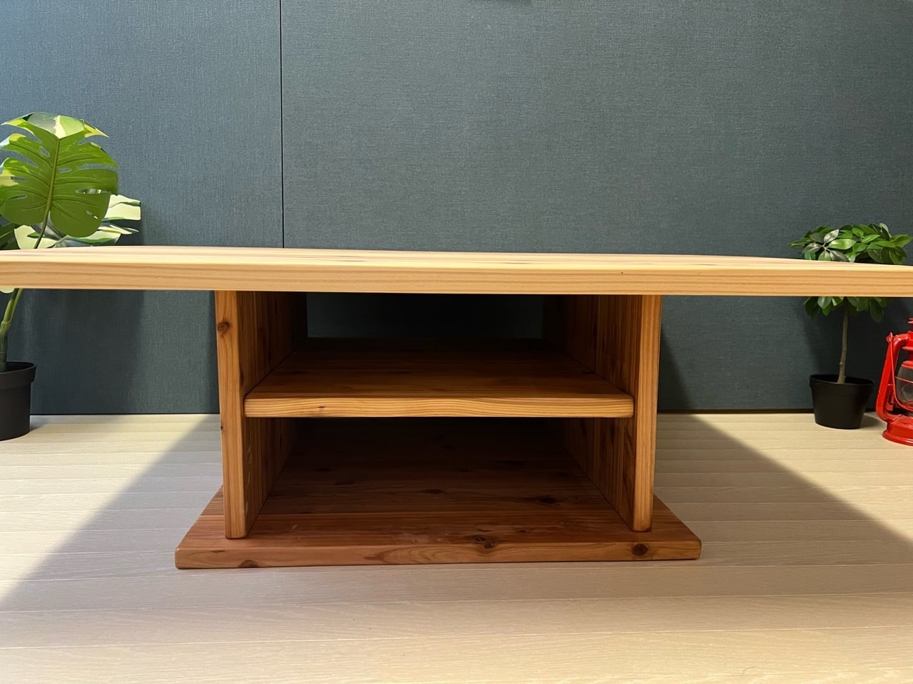 【送料無料】 ローテーブル 正方形 90cm 杉 ナチュラル 棚付き 送料無料】 ローテーブル 正方形 90cm 杉 ナチュラル 棚付き | 栄町工房