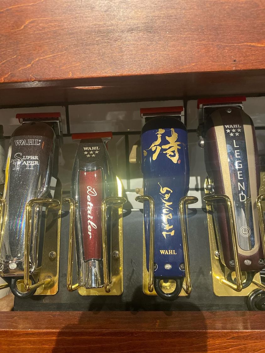 クリッパーホルダー クワッド ブラックxゴールド | 理容美容バーバー