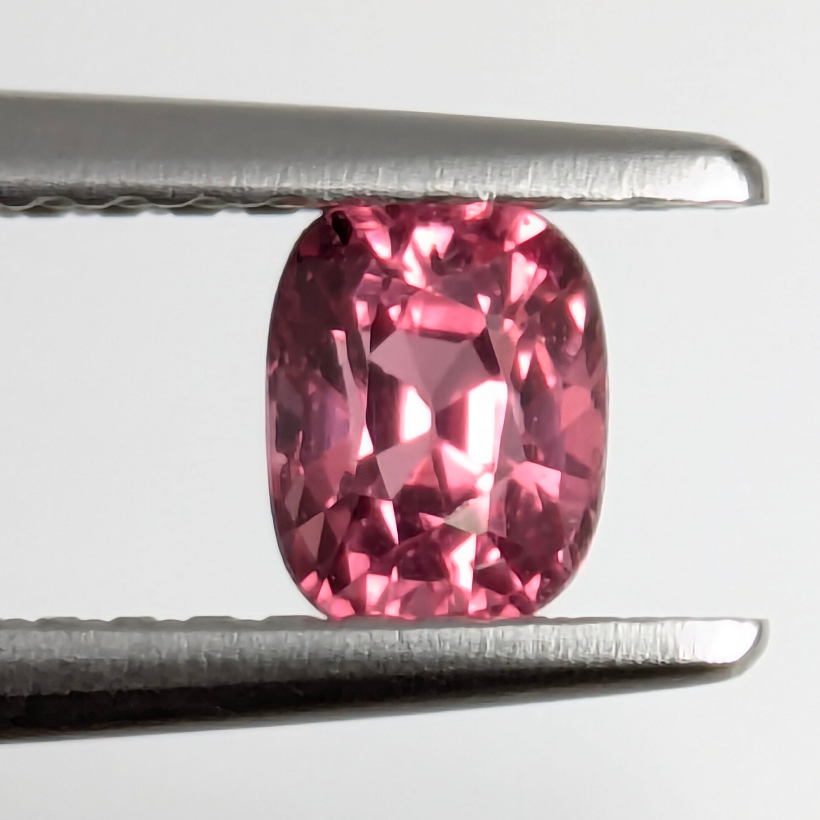 ピンクスピネル ルース ミャンマー・モゴック産 【0.54ct】 PRO207894