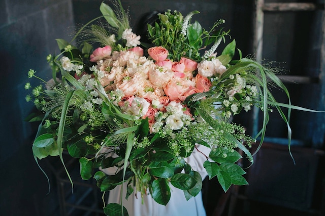 季節のお花の花束 | L（札幌市内限定）