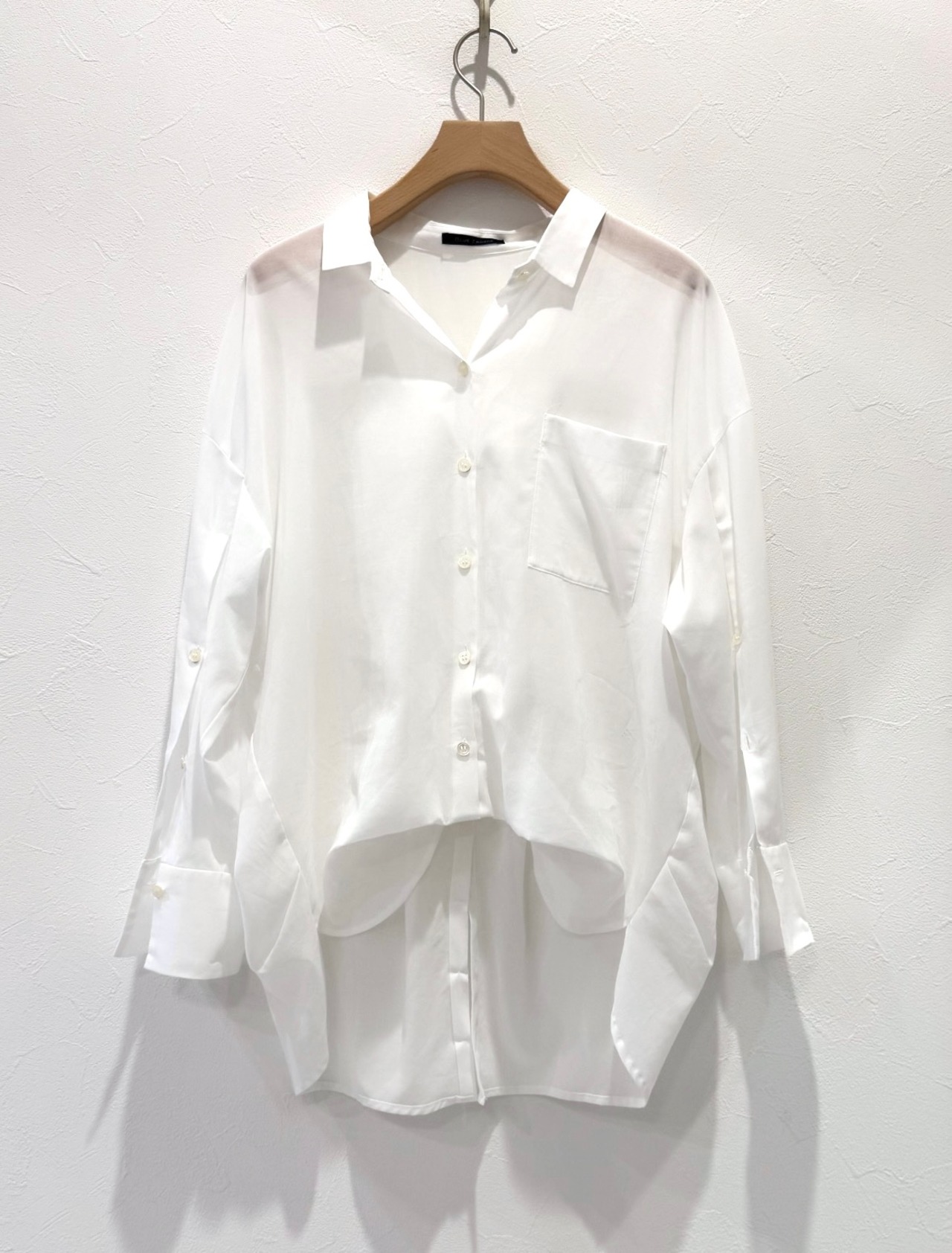 袖ボタンスリットシアーシャツ