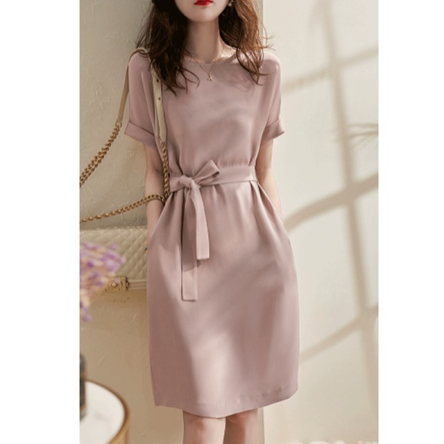 ワンピース ワンピドレス 膝丈
 ひざ丈 袖あり
 半袖 ラウンドネック Iライン ウエストリボン
 ポケット
 コンサバ きれいめ
 シンプル
 カジュアル
 おしゃれ
 レトロ
 こなれ感
 ラフ
 キュート
 都会的
 ラグジュアリー
 抜け感 無地 夏
 結婚式
 二次会
 披露宴
 会議
 プレゼン 10代
 20代
 30代
 40代
 50代
 60代
 レディース
 女性用 オフィス
 ビジネス
 OL
 通勤
 パーティー
 ホテル
 レストラン
 特別
 合コン
 婚活 着回し