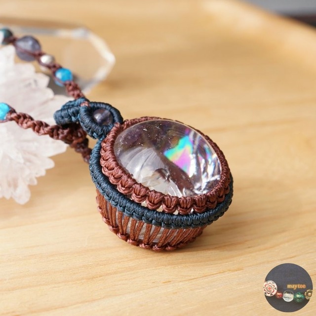 くっきりとした濃い虹入り☆レインボー水晶(アイリスクォーツ)のマクラメネックレス ~湖畔~