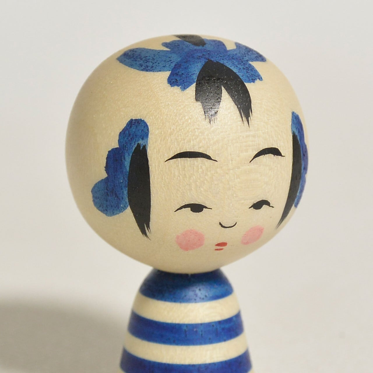 青の小寸こけし（ミニこけし） 約1.5寸 約4.5cm 鈴木明 工人（作並系