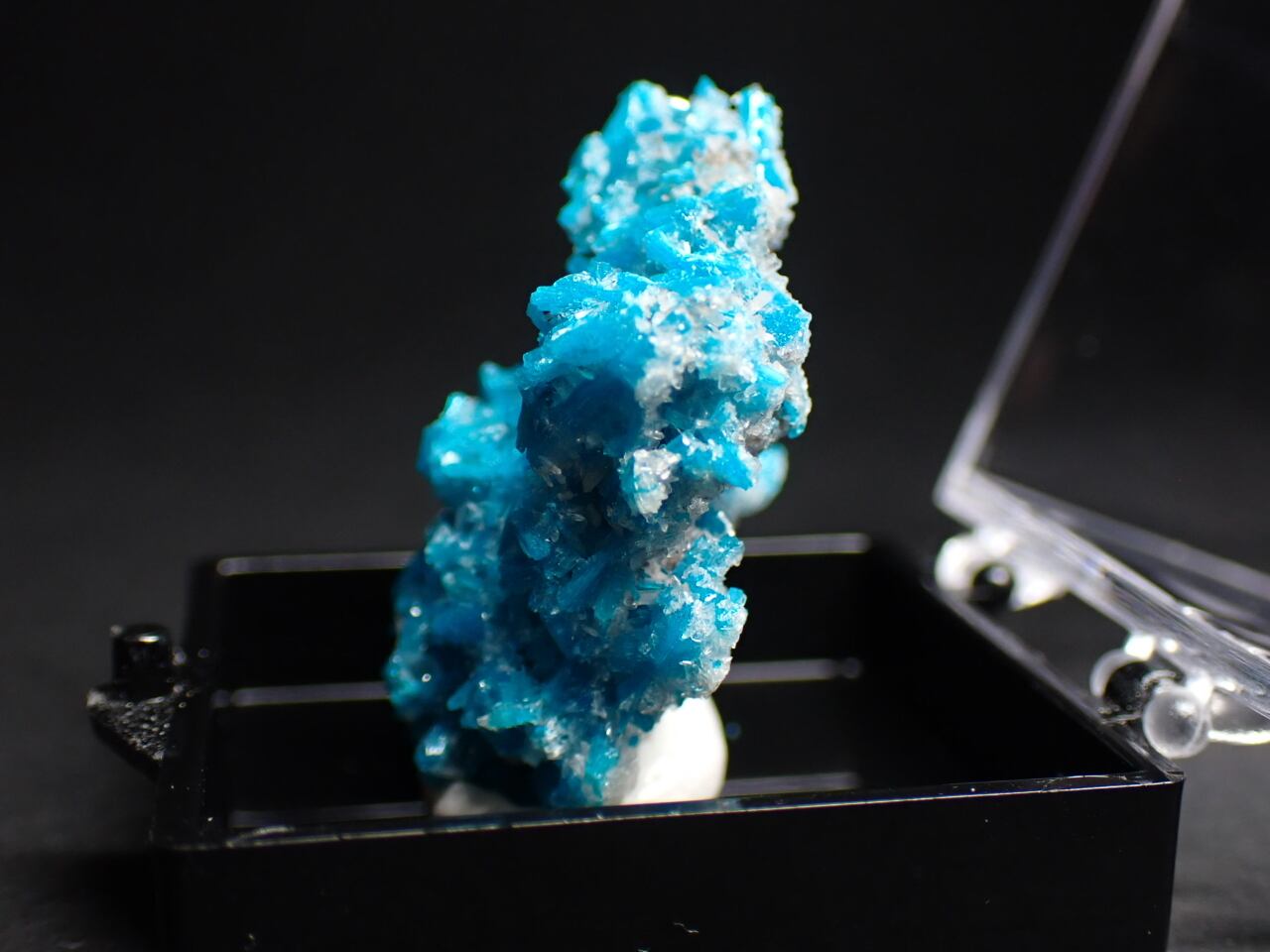 【鉱物標本 / 原石】ペンタゴナイト ペンタゴン石 pentagonite インド産 ペンタゴナイト(ペンタゴン石)/Pentagonite 原石 A-PEN001