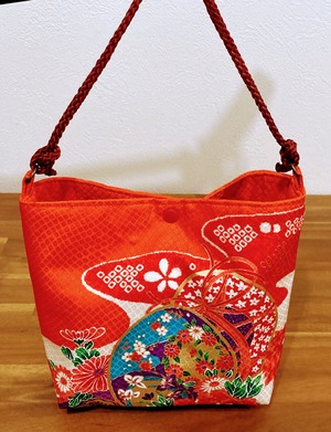 正絹バッグ　Small bag made of silk kimono