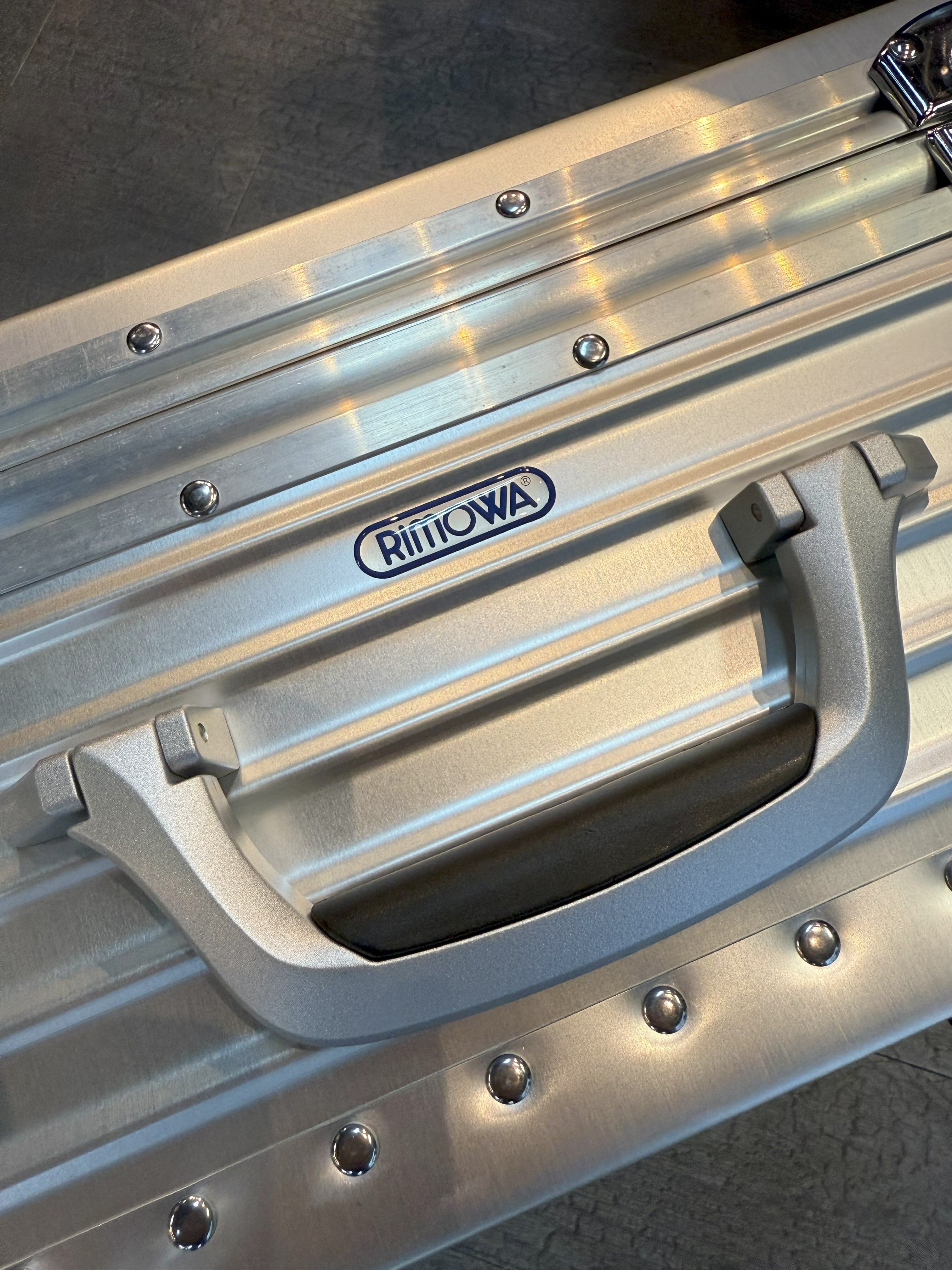 RIMOWA】リモワ トロピカーナ（スーツケース）機内持ち込み可 / 2輪