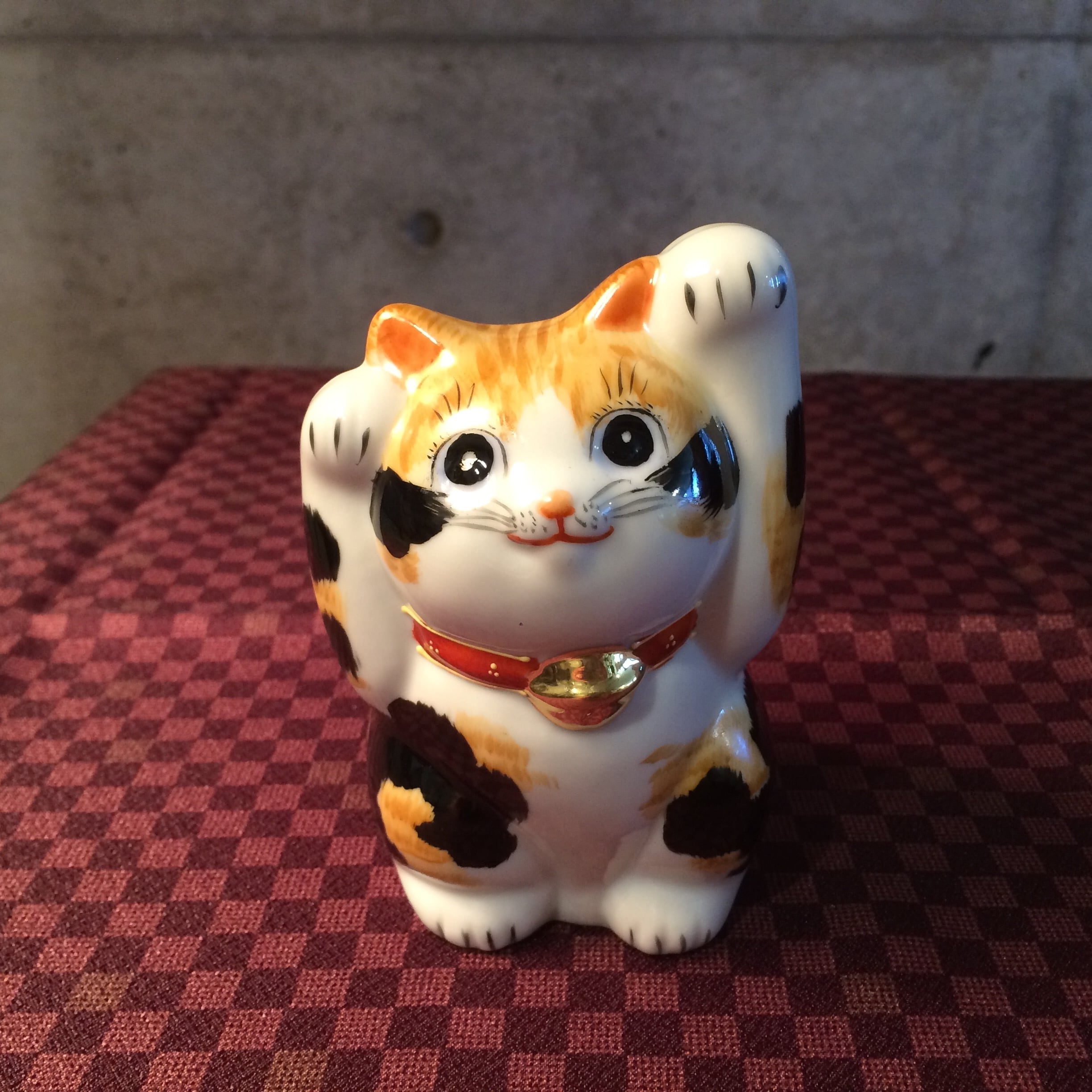 九谷焼 招き猫 三毛猫 | nooncall-mono|私の好きなモノを売るお店 九谷焼 招き猫 三毛猫 | nooncall-mono|私の好きなモノを売るお店