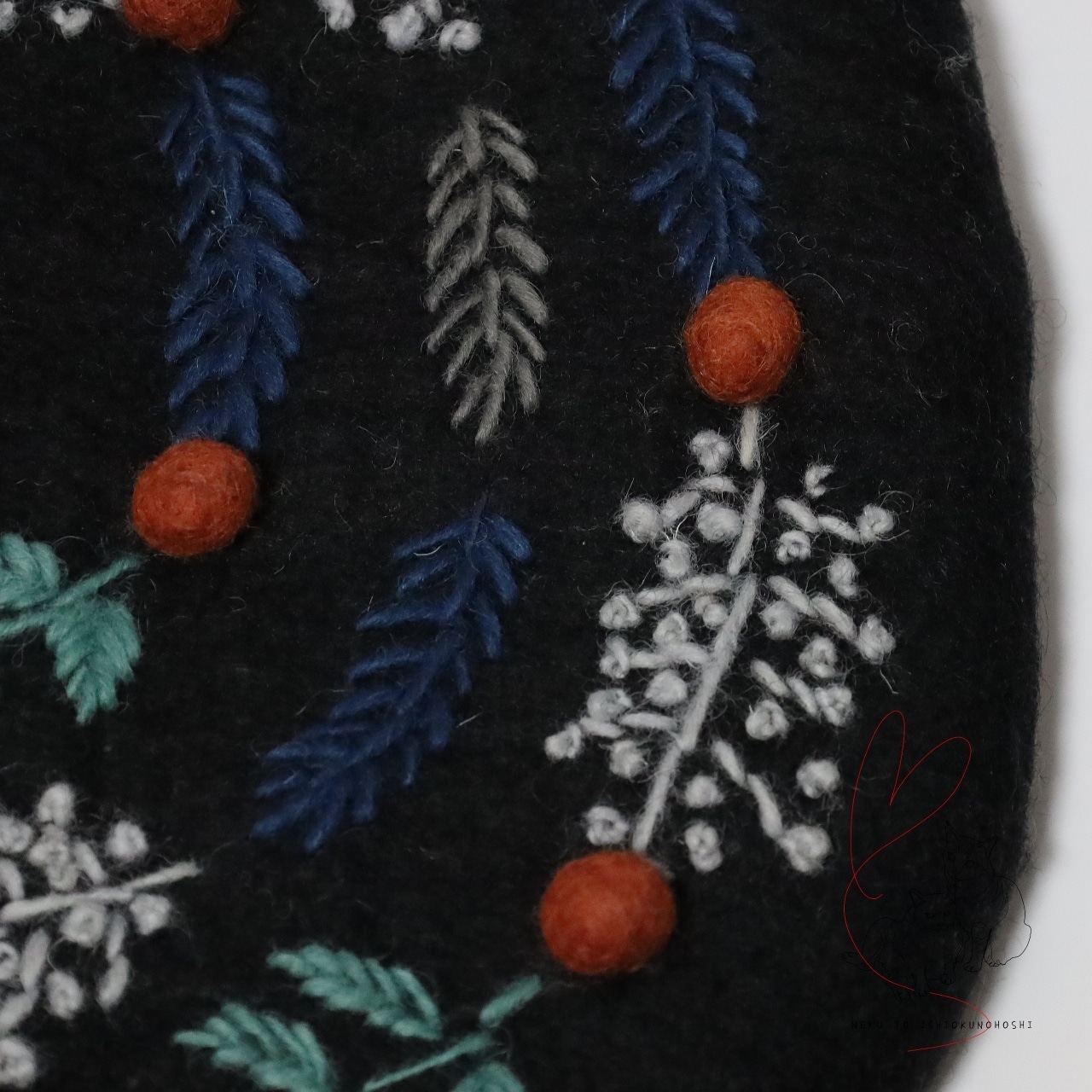 ハンドメイド ネパールのフエルトバッグ ブラック