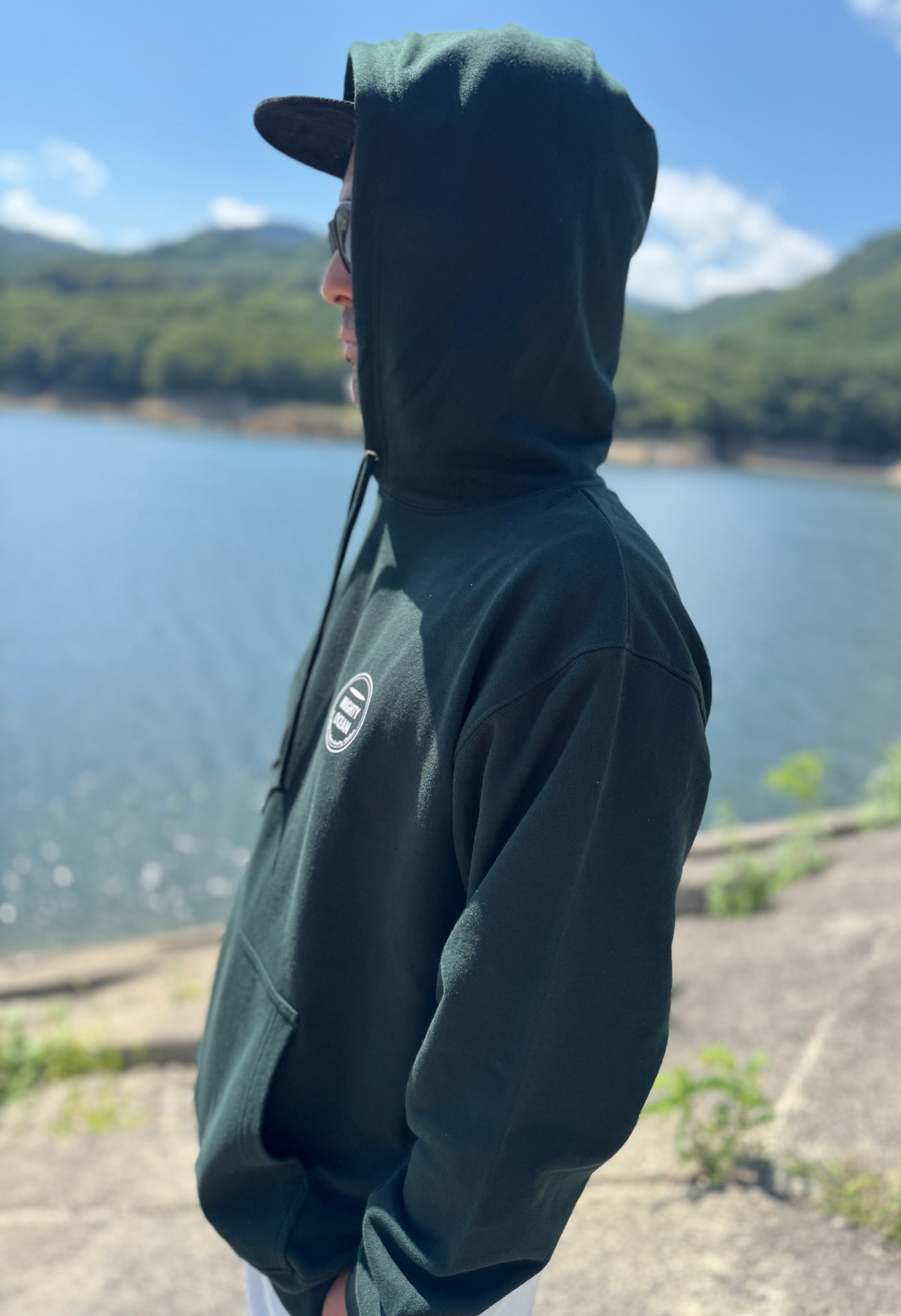 CIRCLE LOGO LIGHT HOODIE