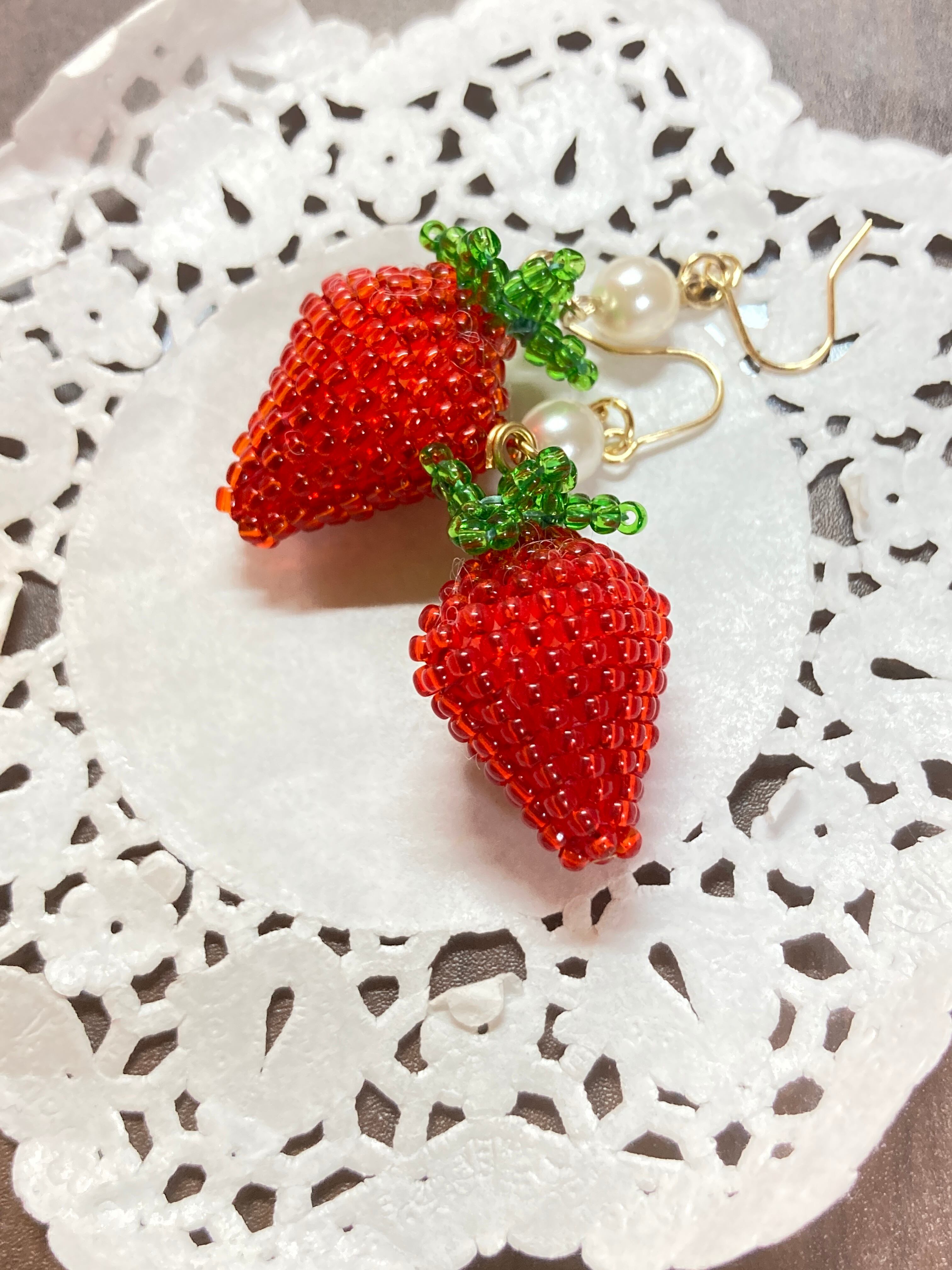 いちごのシンプルピアス＆イヤリング | うさのひみつきち