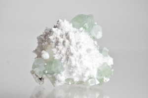 Green Apophyllite - グリーンアポフィライト