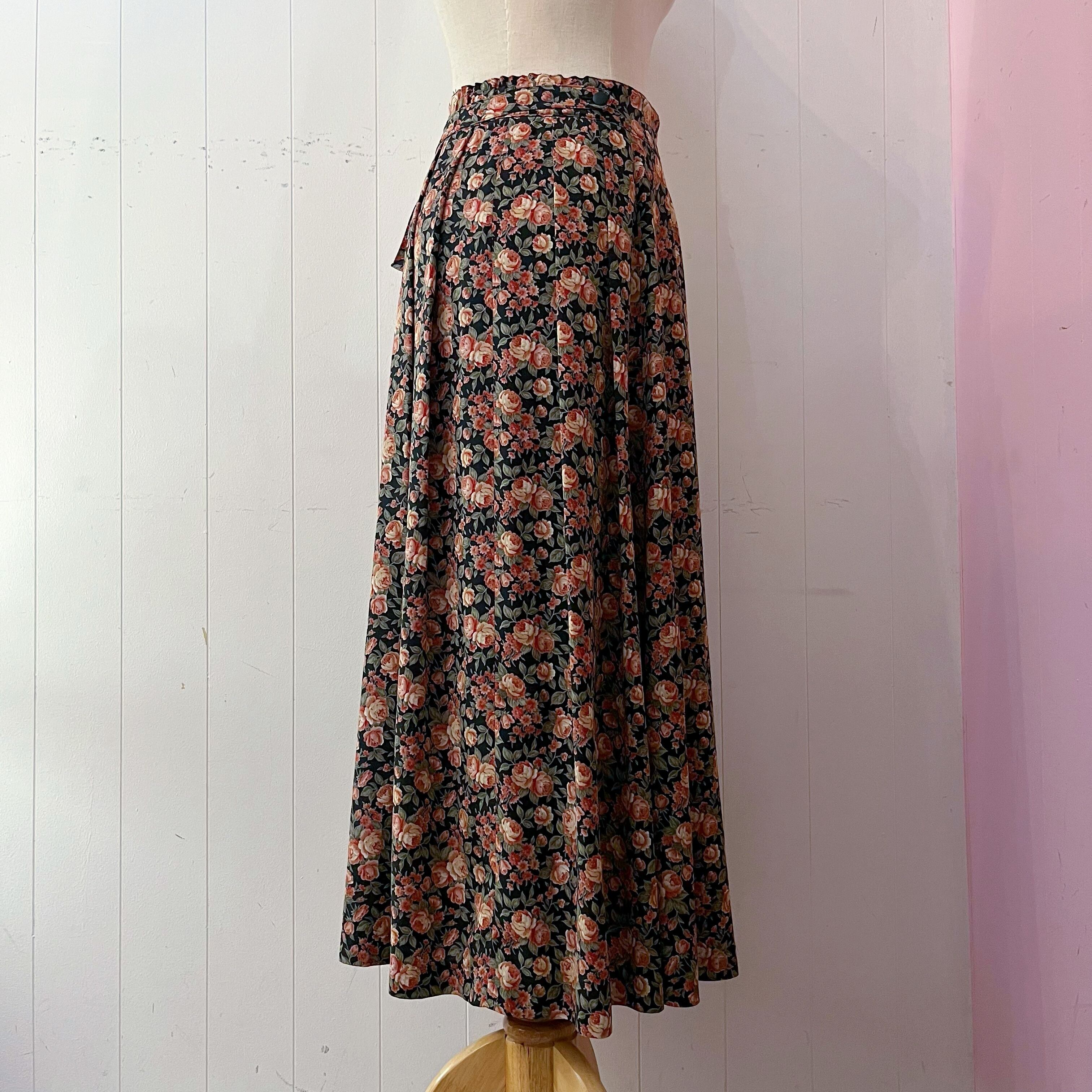 waist ribbon rose tuck flare skirt