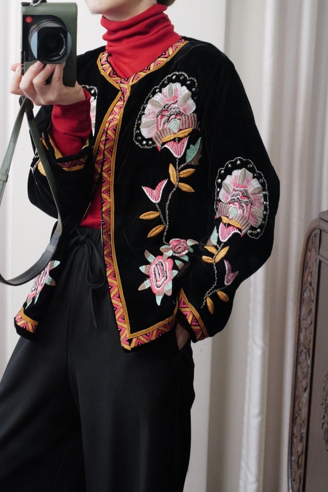 embroidery velour jacket black