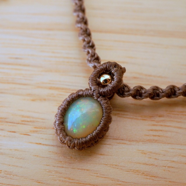 エチオピア産オパールの一点物マクラメネックレス <金属フリー>