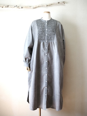 スモッキングデニムワンピース <グレー>