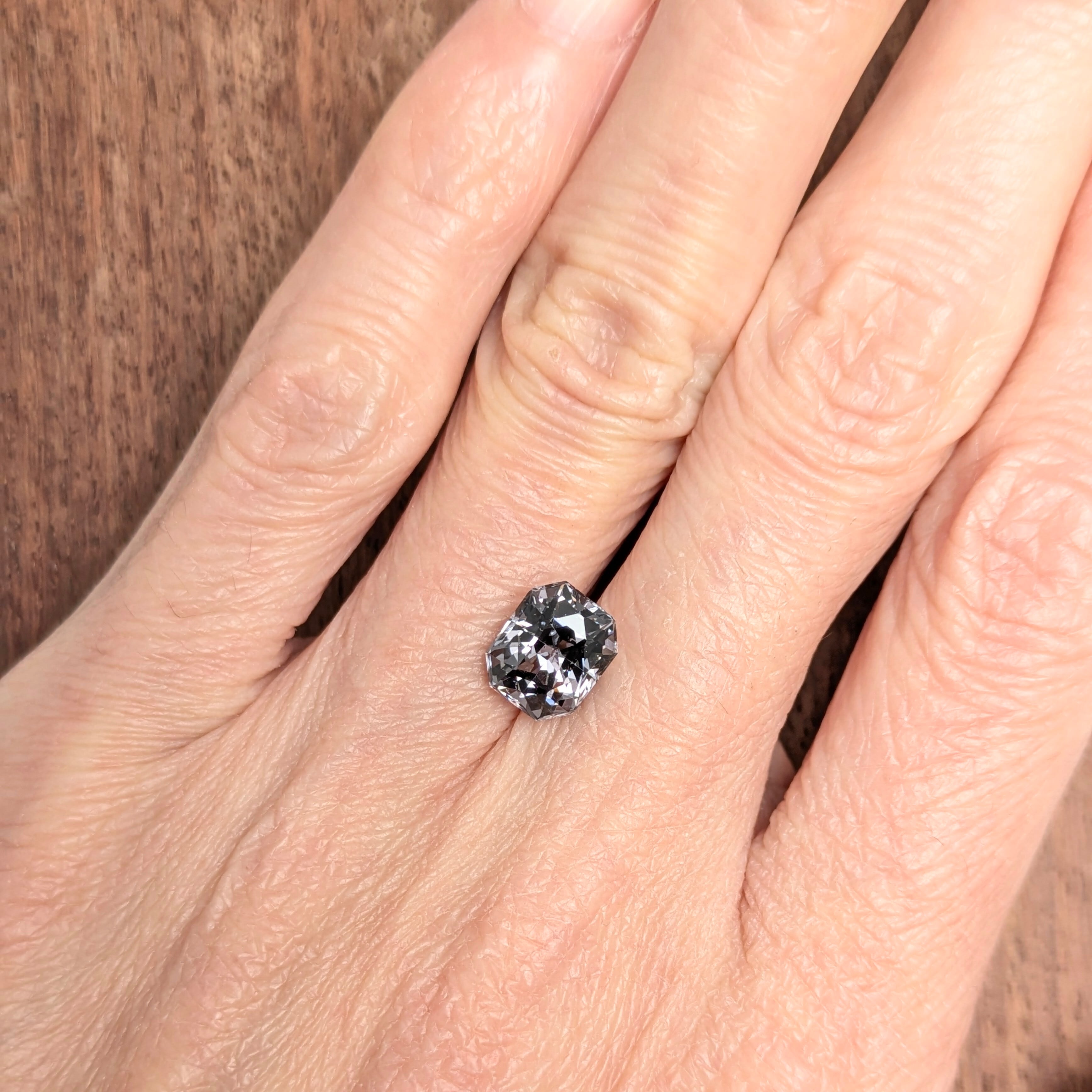 スピネル ミャンマー・モゴック産【2.407ct】 PRO207317 | Gem's