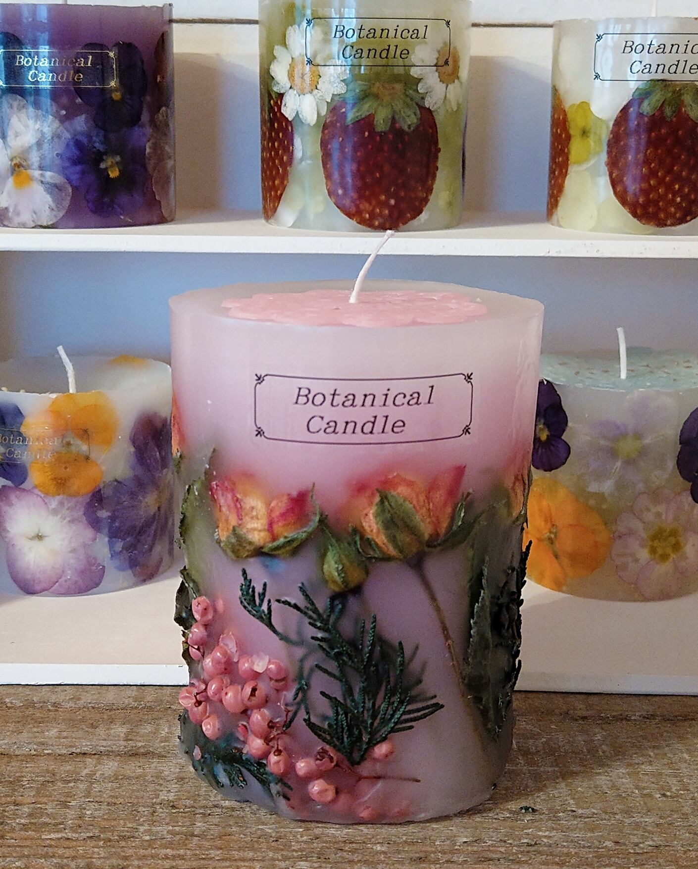 バラの大きな3dボタニカルキャンドル Enkeli Candle